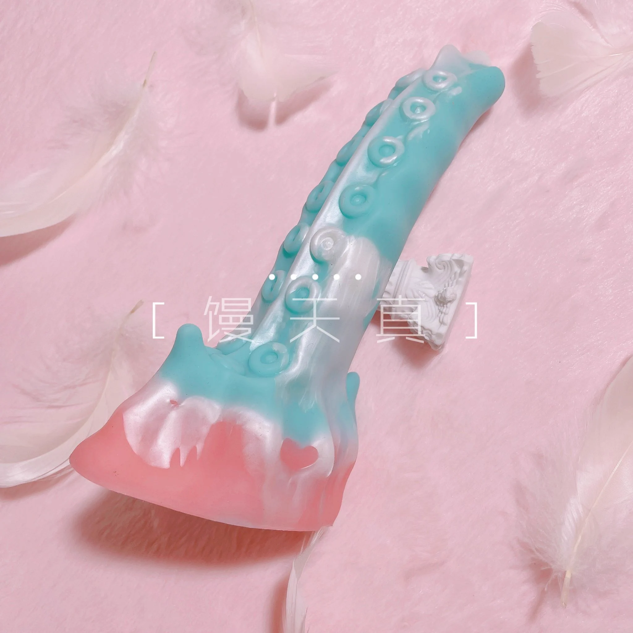 今天我店里上了超级酷炫贼好看的假鸡巴！！不要和我抱怨没有好看的假鸡巴用了，这不就来了嘛！？（叉腰自豪）太好看所以每个我都自己留了一个哈哈哈哈哈哈，这几天有福了，有那么多好看的假鸡巴玩😆😆😆 https://t.co/C1qCedFDzT
