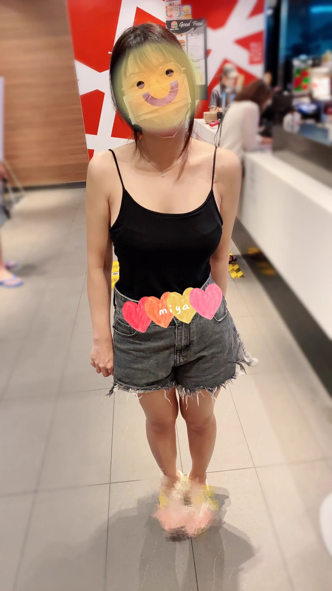 分享一下剛剛去賣當當的糗事店：您好、請問需要什麼？米：我要一份薯條🍟二隻大雞雞店：蛤⋯⋯？！米：呃⋯⋯是2塊麥脆雞😂！抱歉抱歉店：還需要什麼呢？米：加時多少錢？欸～～不是！是加購薯條多少錢在旁邊的Ben😳Ben：很久沒啪啪啪想聯誼了齁😆#想吃二隻雞#夾心米亞 #週五啪 https://t.co/wrbl7vusk0