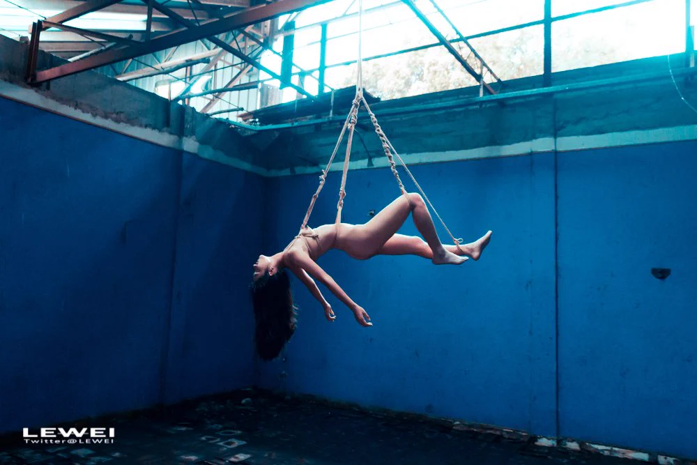 模特:@RitaChenruijie 本周新作～LEWEI #Bondage #广州约拍 #捆绑 #废墟 #BabyArt #ChinaArt #ChinaBondage 各类主题创作拍摄欢迎私我约拍～ 投稿：@Fengsiyuan@wqganenshi@Naptography1 https://t.co/TFAueNf9O9