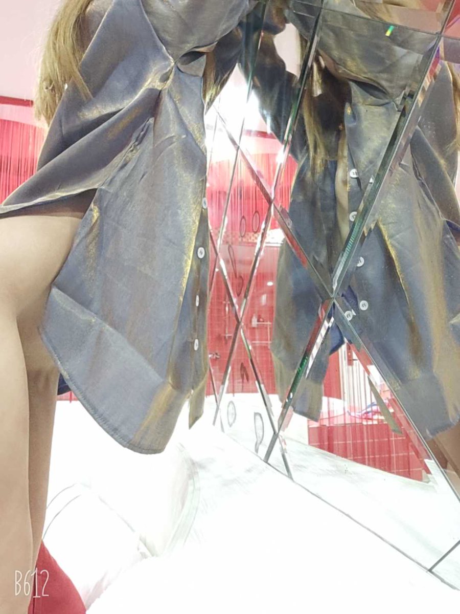 你可能不知道我有多想再看你一眼，然后用余生记住你的脸。
@pubccs 谢谢大大 https://t.co/1cFWqjcXXp