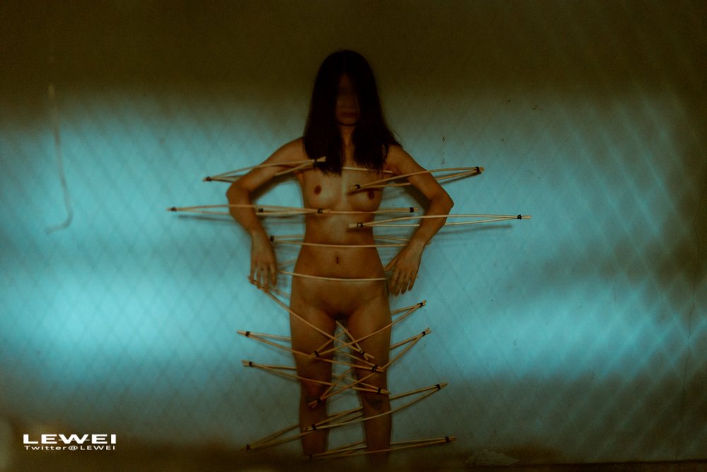 模特:小金(组图2) ～本周新作
LEWEI #Bondage #广州约拍 #捆绑 #废墟 #BabyArt #ChinaArt #ChinaBondage 各类主题创作拍摄欢迎私我约拍～

 投稿：
@Fengsiyuan
@wqganenshi
@adalbertoasf https://t.co/qWuERg4d3K