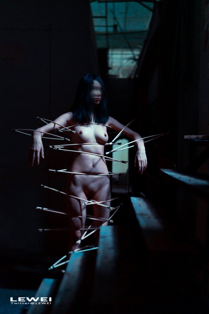 模特:小金(组图3) ～本周新作
LEWEI #Bondage #广州约拍 #捆绑 #废墟 #BabyArt #ChinaArt #ChinaBondage 各类主题创作拍摄欢迎私我约拍～

 投稿：
@Fengsiyuan
@wqganenshi
@adalbertoasf https://t.co/ABzhEtmBQz