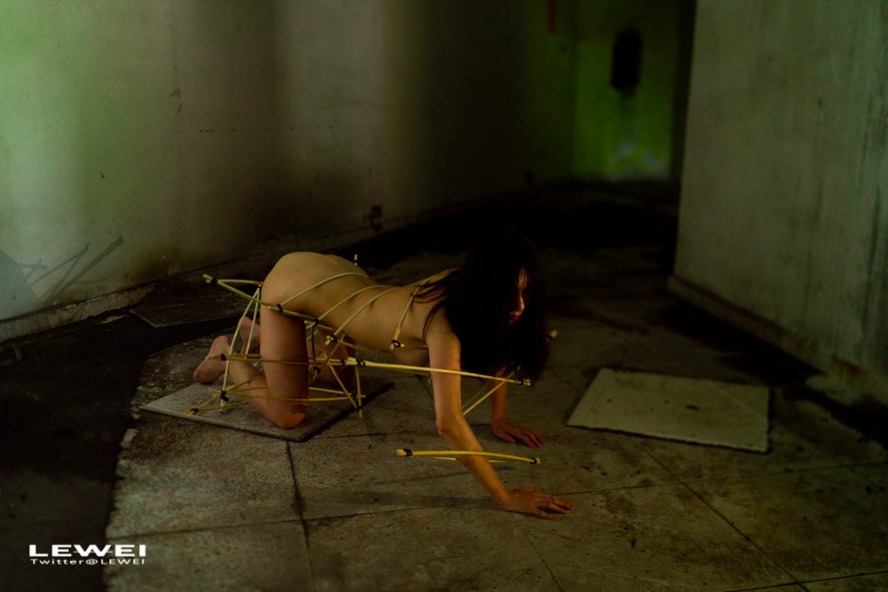 模特:小金(组图3) ～本周新作
LEWEI #Bondage #广州约拍 #捆绑 #废墟 #BabyArt #ChinaArt #ChinaBondage 各类主题创作拍摄欢迎私我约拍～

 投稿：
@Fengsiyuan
@wqganenshi
@adalbertoasf https://t.co/ABzhEtmBQz