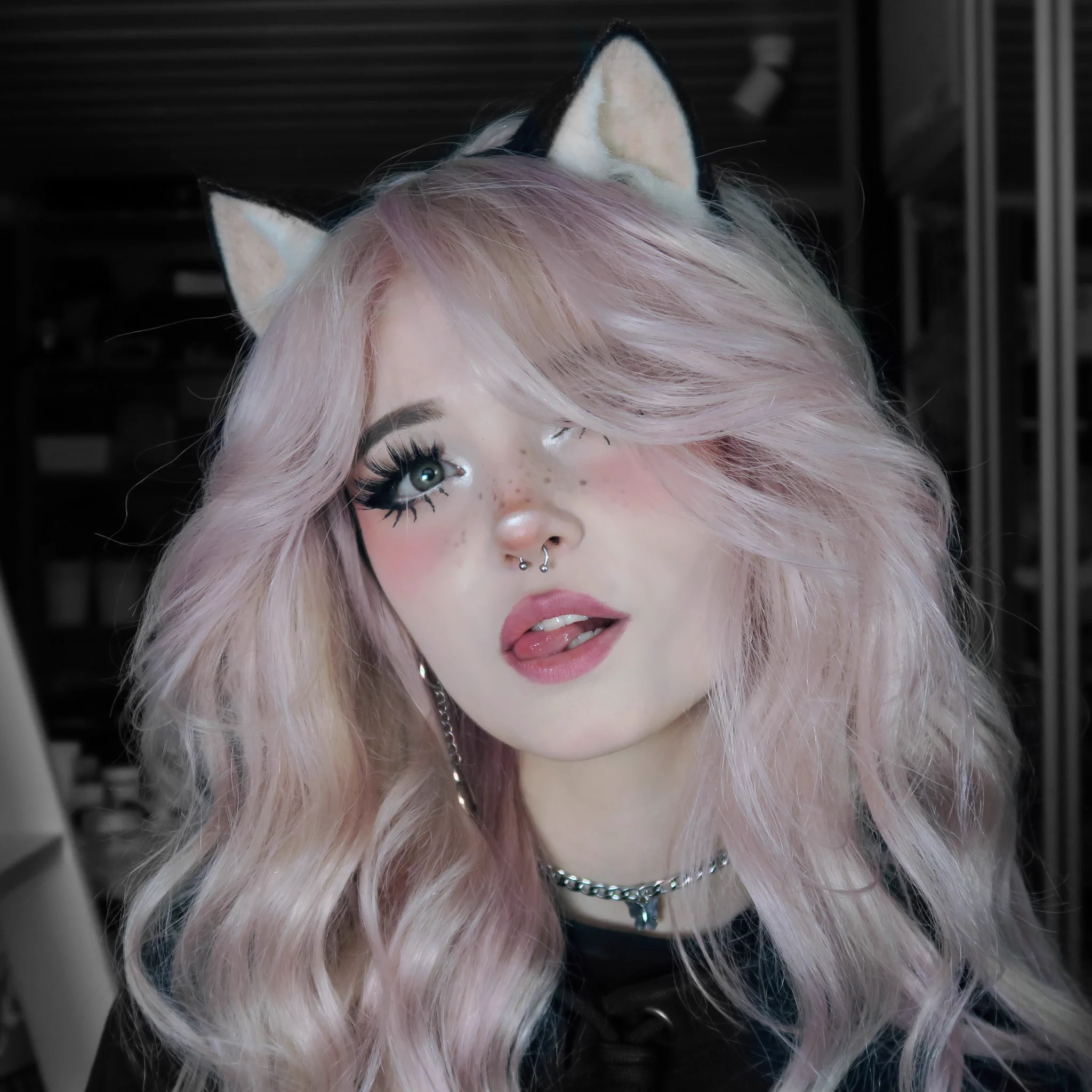 Vampire cat girl gf living in a liminal space basement kind of beat https://t.co/WahceKXZ0P