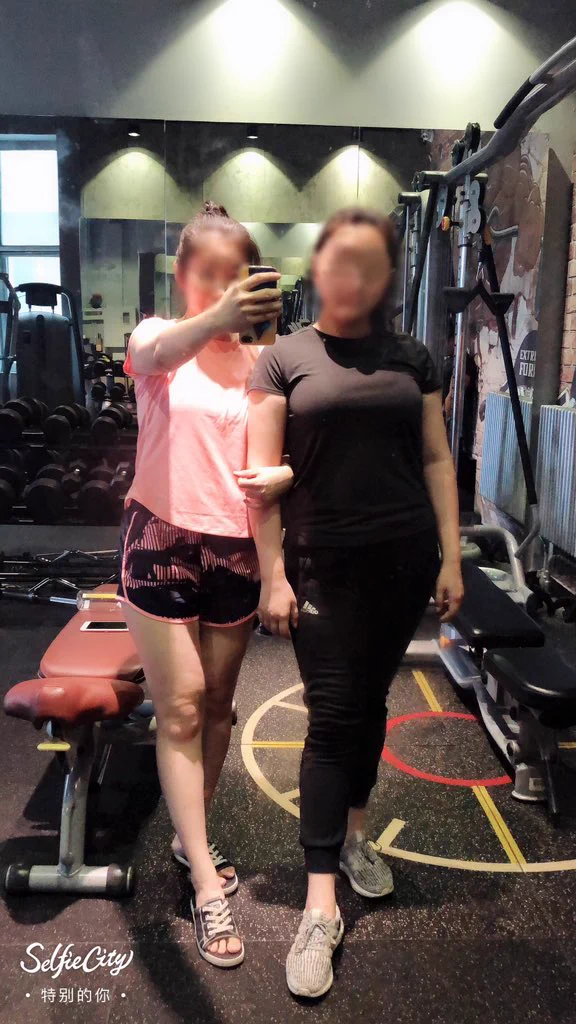 『运动打卡』Day1260min 力量0min 有氧姨妈君驾到，力量只做了上肢，有氧歇菜…😕图1，很BT的小张童鞋。图2，twitter近期的美照，你猜是哪位？🥰🥰 https://t.co/de7HVQjK0p