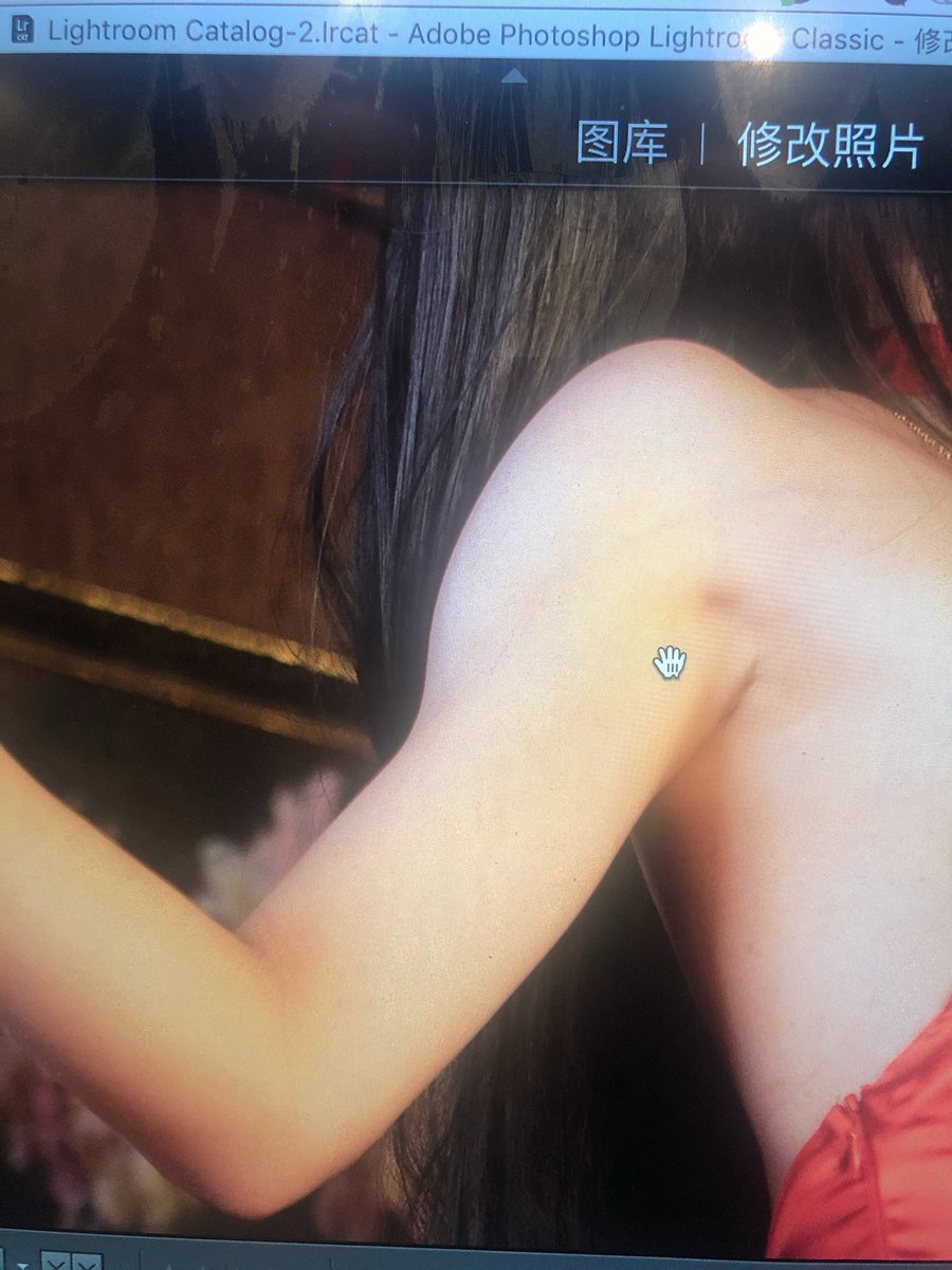 な...なんだろう私の腕😂 https://t.co/zNf3U8IwJO