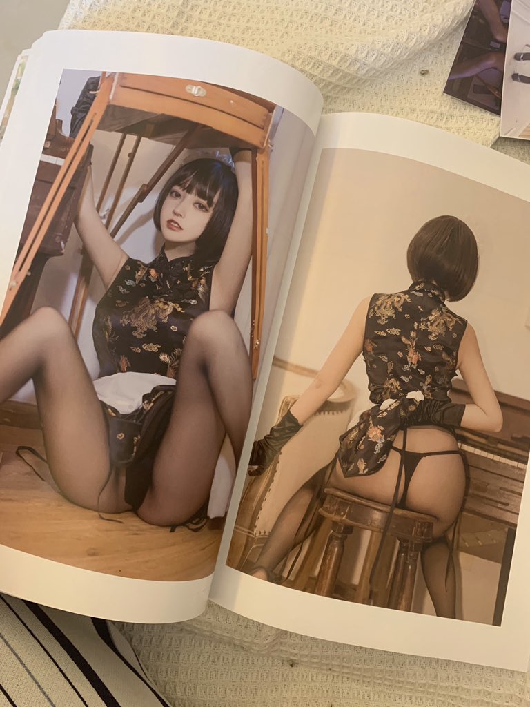 我的最新写真本购买：https://t.co/TErIaIaXfx https://t.co/hNRmm3pifm