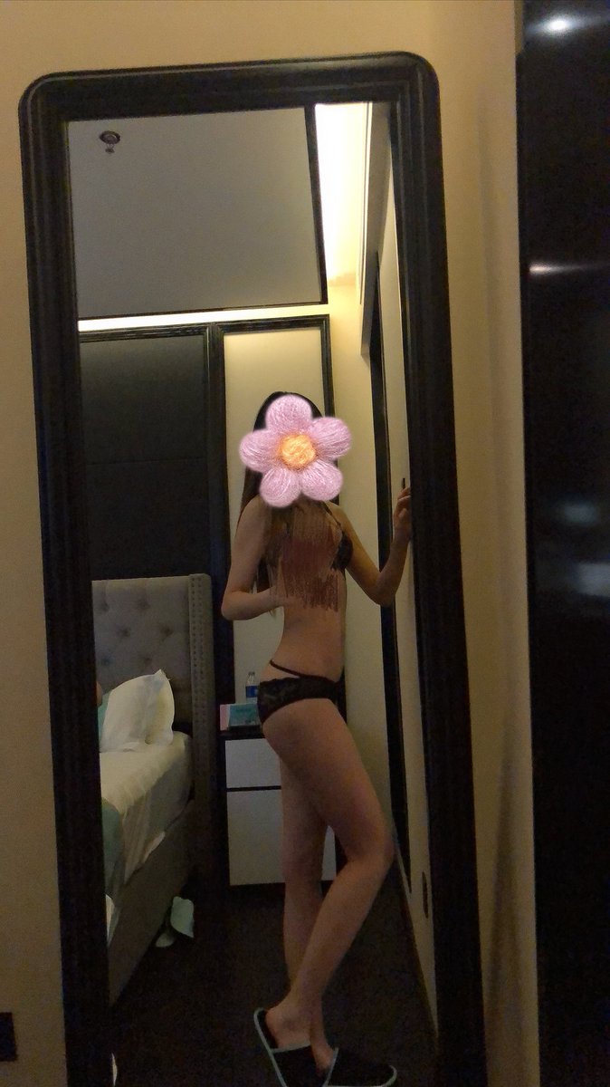 老婆主动拍给大家
其实她也很想你们
不刻意！不做作！ 就是生活随拍而已！
一个90后宝妈的身材！！！ https://t.co/DVRaX1LCMZ