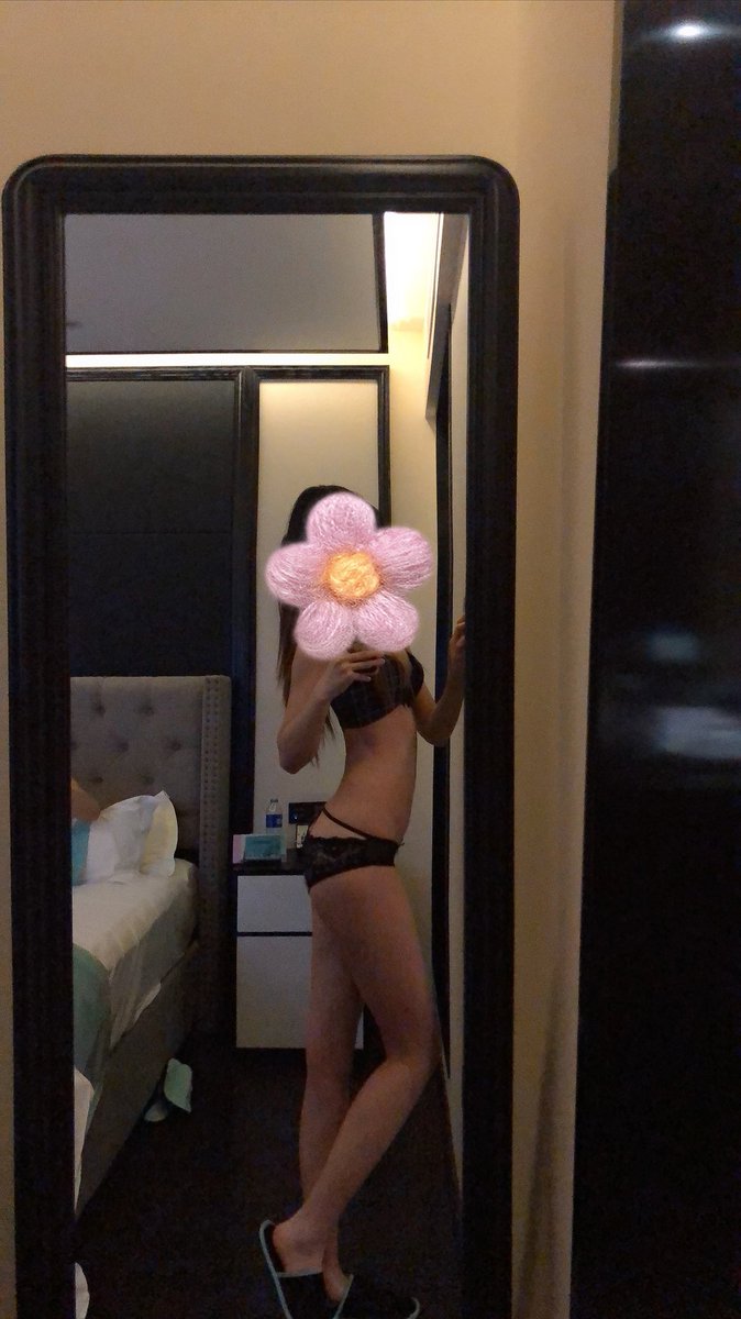 老婆主动拍给大家
其实她也很想你们
不刻意！不做作！ 就是生活随拍而已！
一个90后宝妈的身材！！！ https://t.co/DVRaX1LCMZ