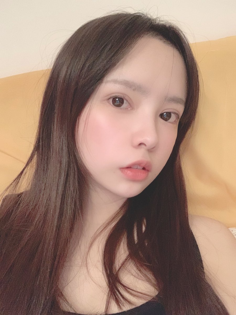 前髪なし、変な感じ… https://t.co/0YavLvcO26