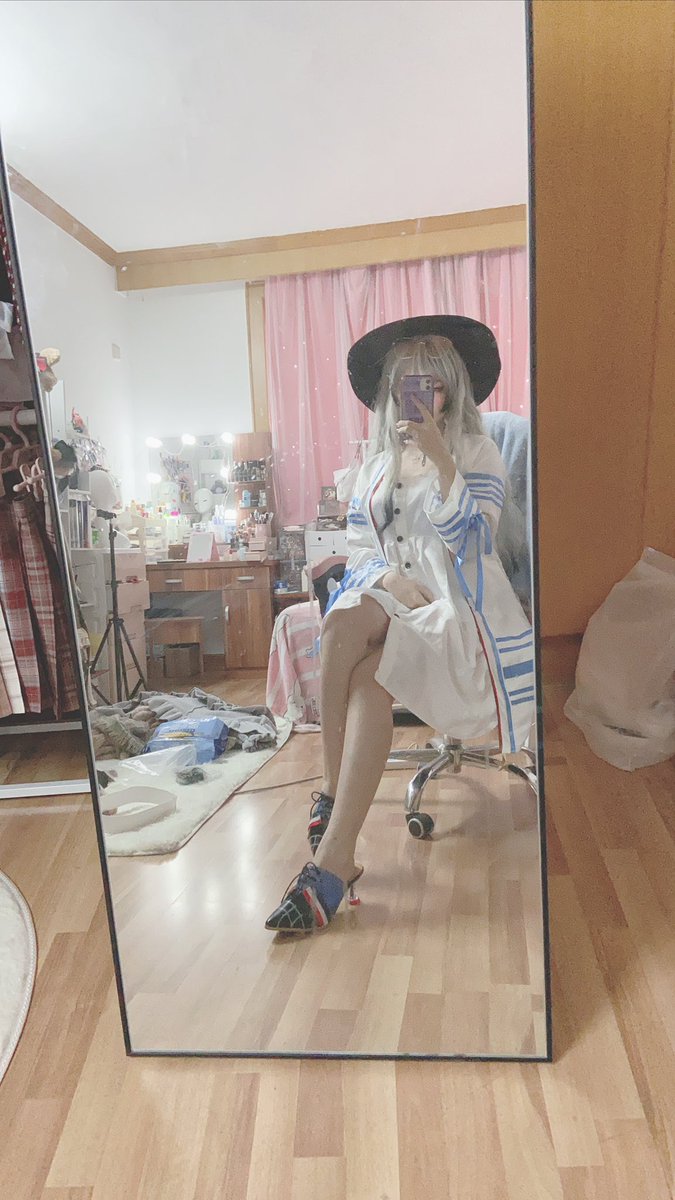 前面那条推是恰当推广的推，没有被盗号，发个今天的敦刻尔克❤不能出片只能在家试妆摸鱼了 https://t.co/FcgkPu1cGX