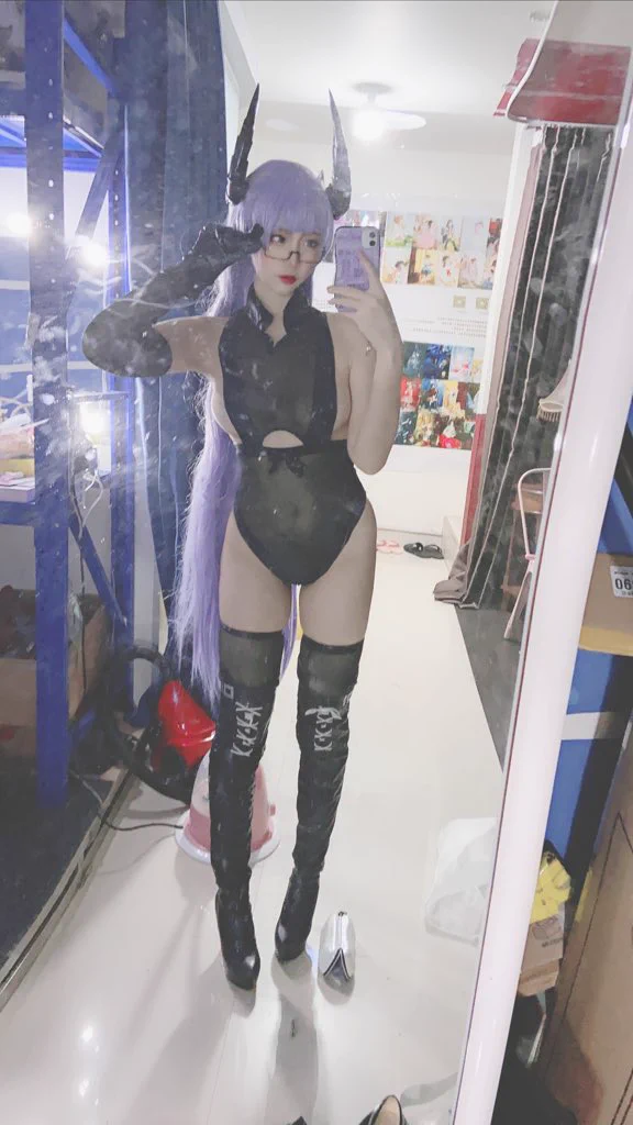 恰饭之后发个图💜 https://t.co/je4ySmc1pk