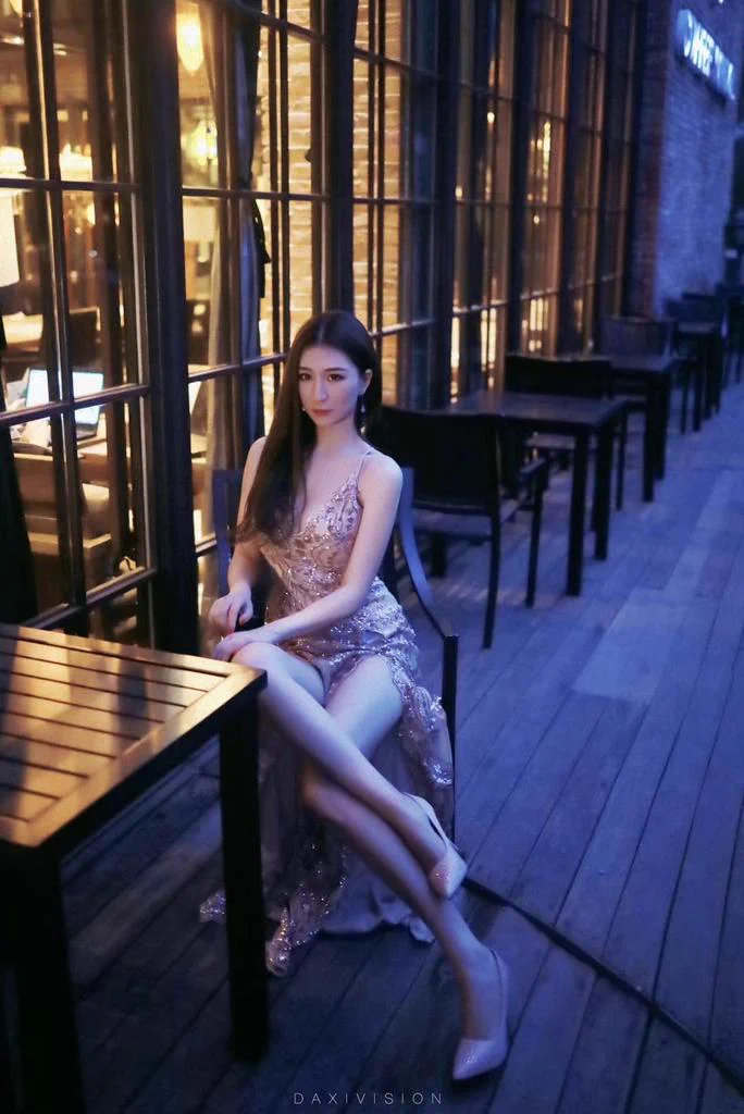 去年的片了，现在出都出不去😭 https://t.co/9DpSkZCnFY