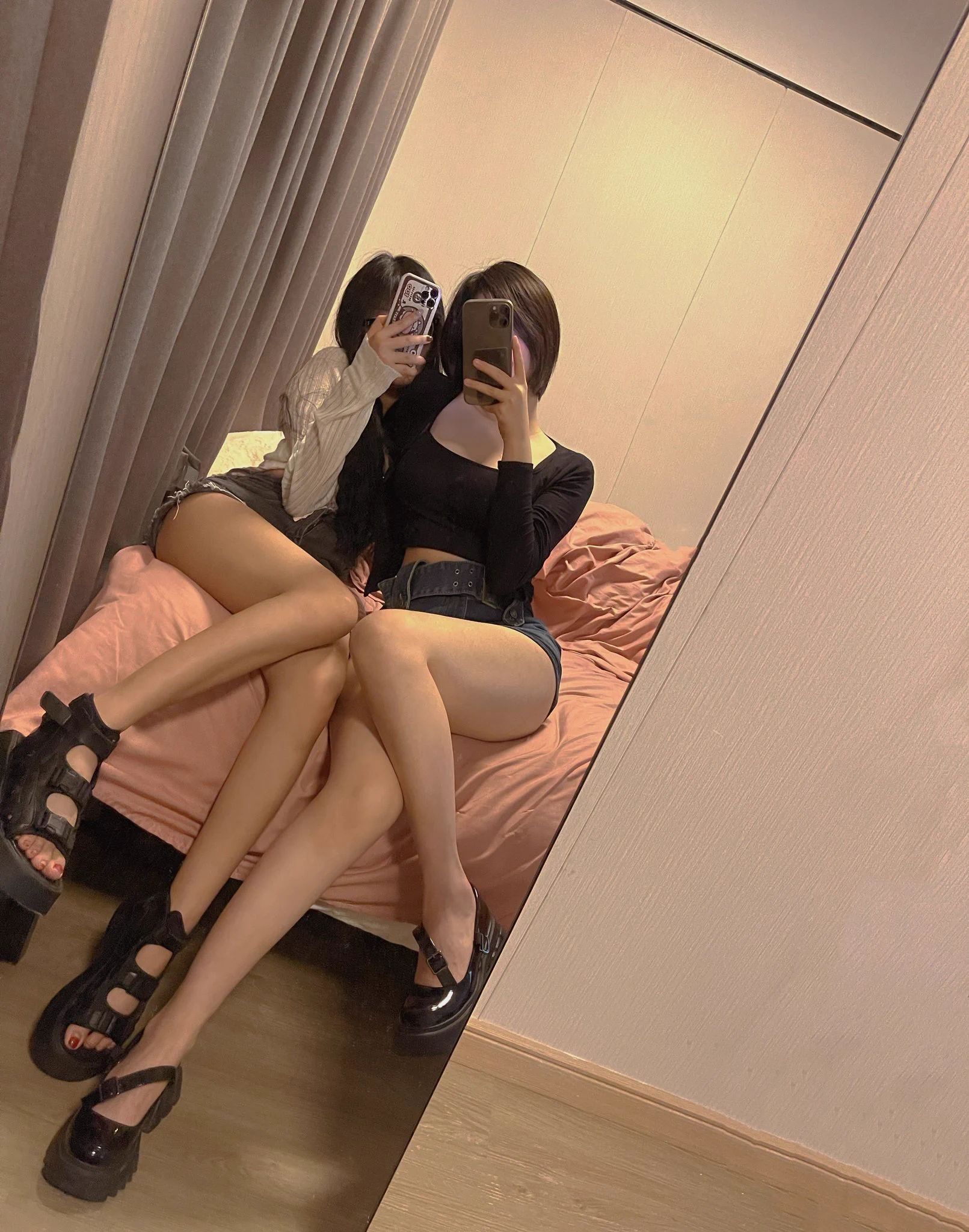 黑爹过来选一下吧♠️#媚黑 #鸡巴套子 #反差婊 #肉便器 #吞精 #羞辱 #骚货 #婊子 #母猪 #校妓 #贱货 #公交车 #堕落 #校鸡 #性瘾 #辱骂 #反差 #变态 #投稿 ＃bbc https://t.co/YFBwKsBpdI