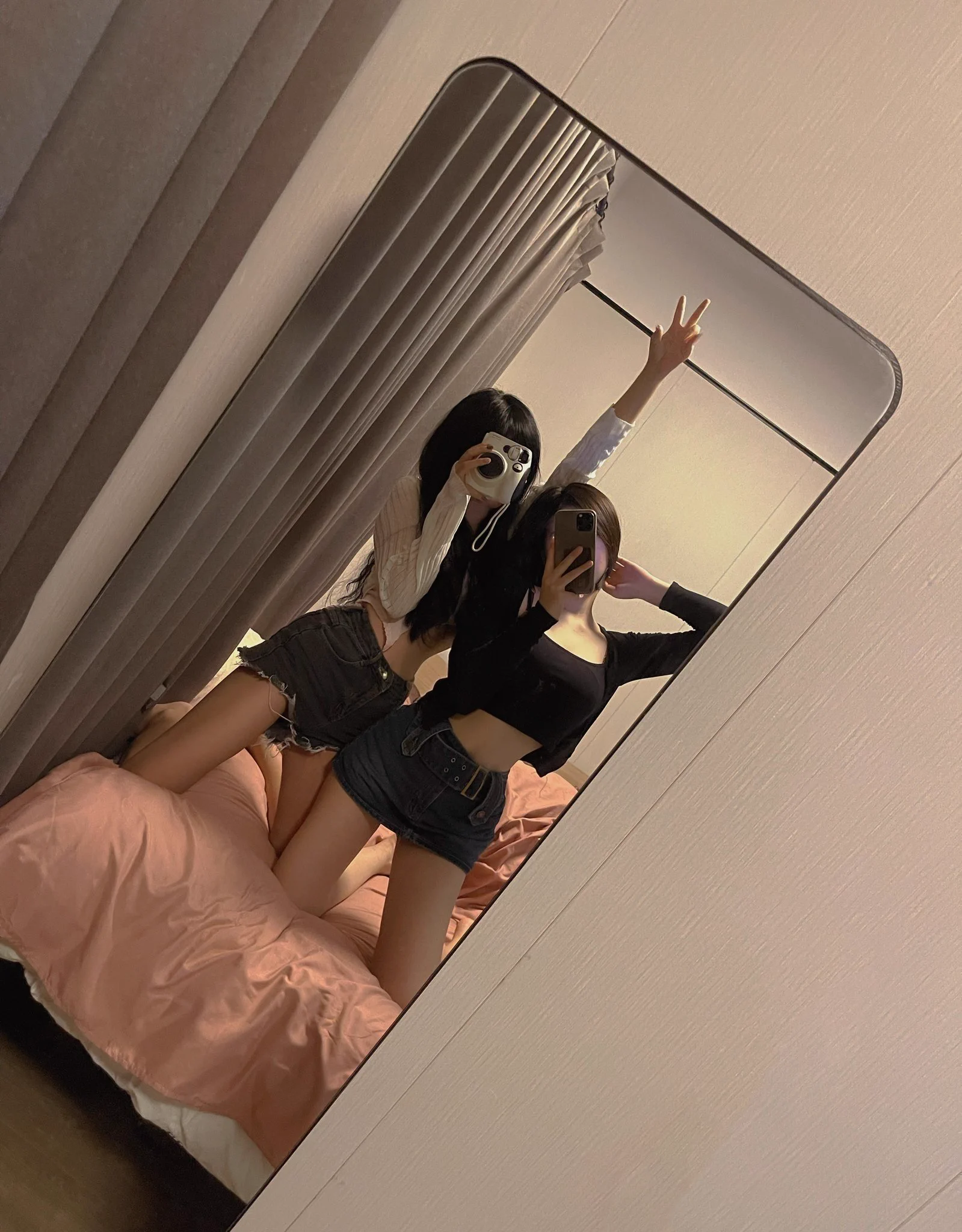 黑爹过来选一下吧♠️#媚黑 #鸡巴套子 #反差婊 #肉便器 #吞精 #羞辱 #骚货 #婊子 #母猪 #校妓 #贱货 #公交车 #堕落 #校鸡 #性瘾 #辱骂 #反差 #变态 #投稿 ＃bbc https://t.co/YFBwKsBpdI