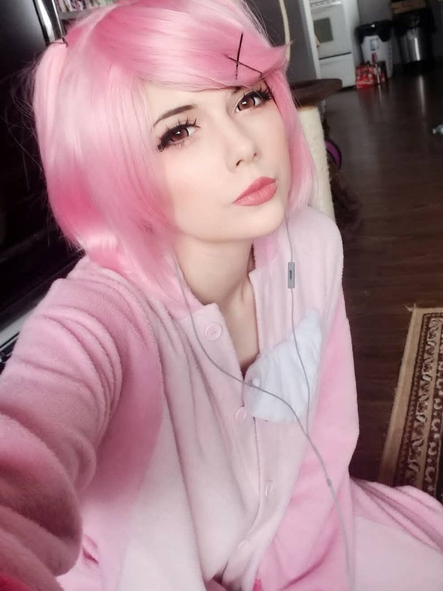 Me vs animed me https://t.co/5WyrBi8InE