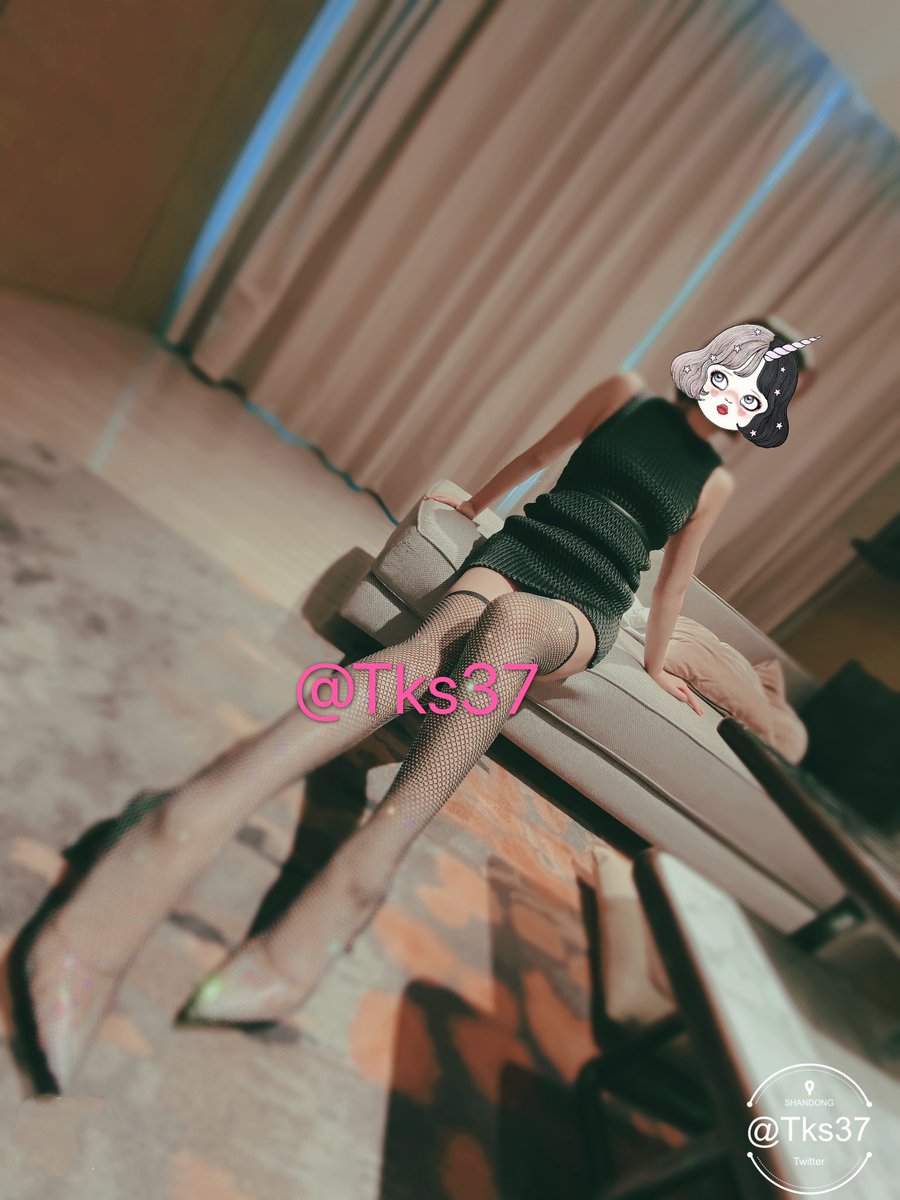 第一次自己谈客户，当然是要全副武装，说服不了就睡服他！不过，穿这样是不是太辣了呢？ https://t.co/bZPTB3hiiY