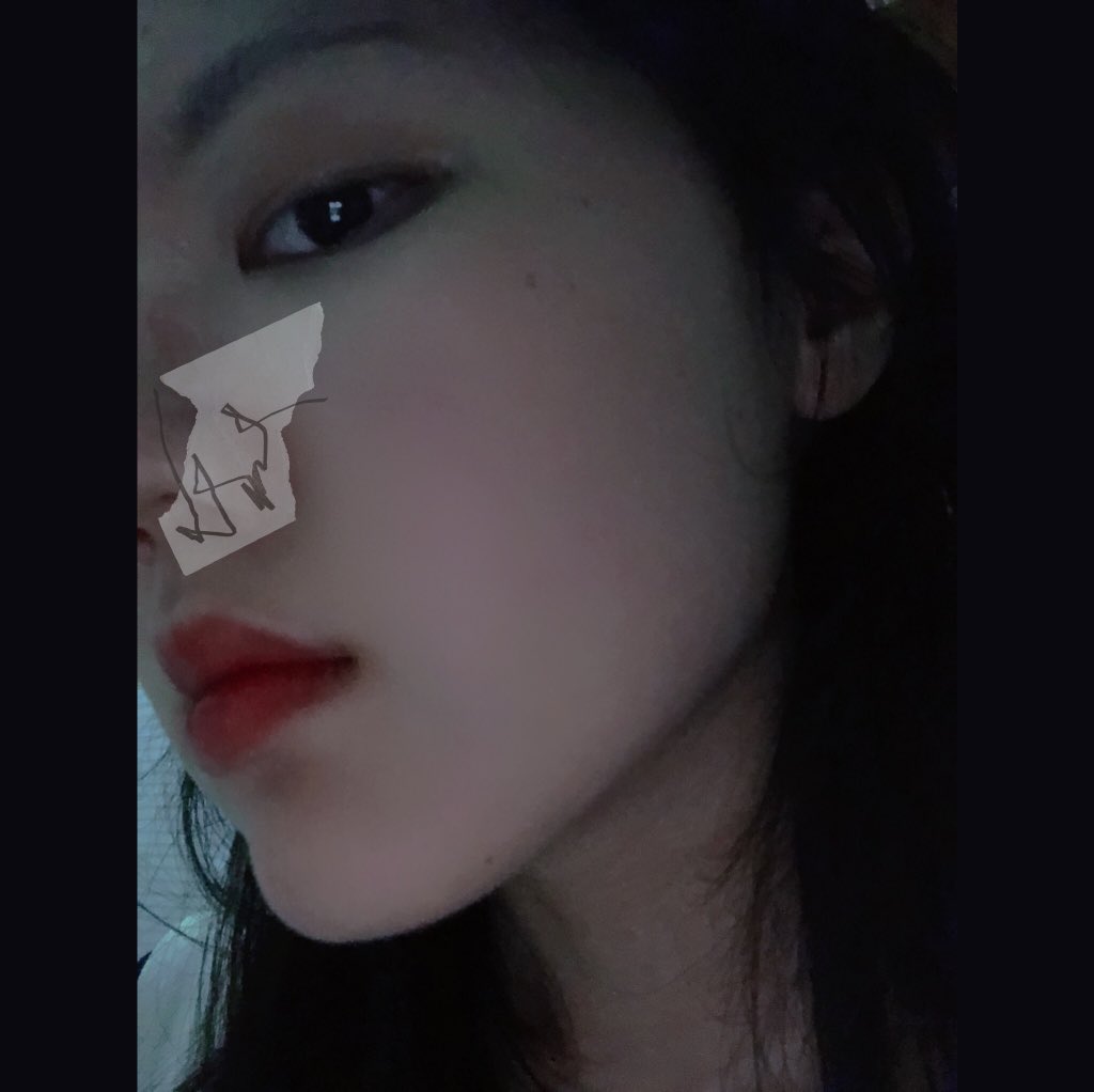 如何拥有下颌线：咽口水的第一秒按下快门 https://t.co/nR78q3csUw
