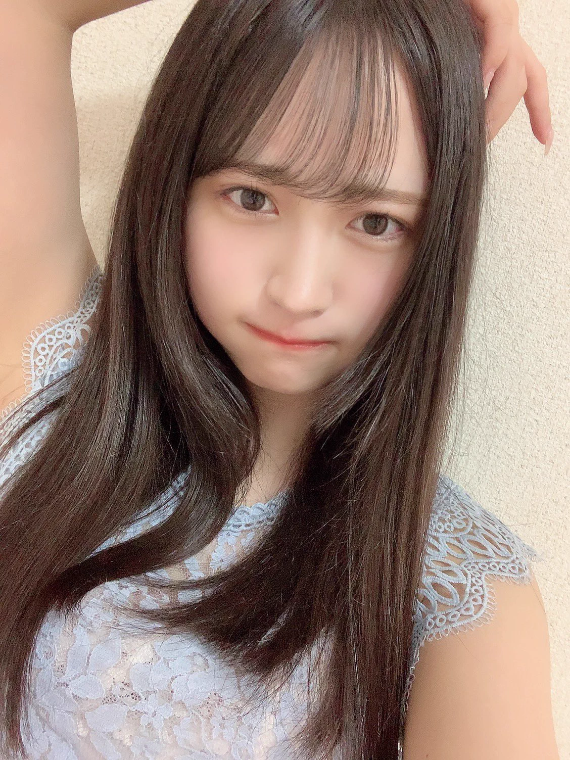 少し遠くまでお散歩したらめっちゃ汗かいた💓🩰疲れて眠くてうとうとしてる( ˘꒳​˘) https://t.co/v12MMxfjrM