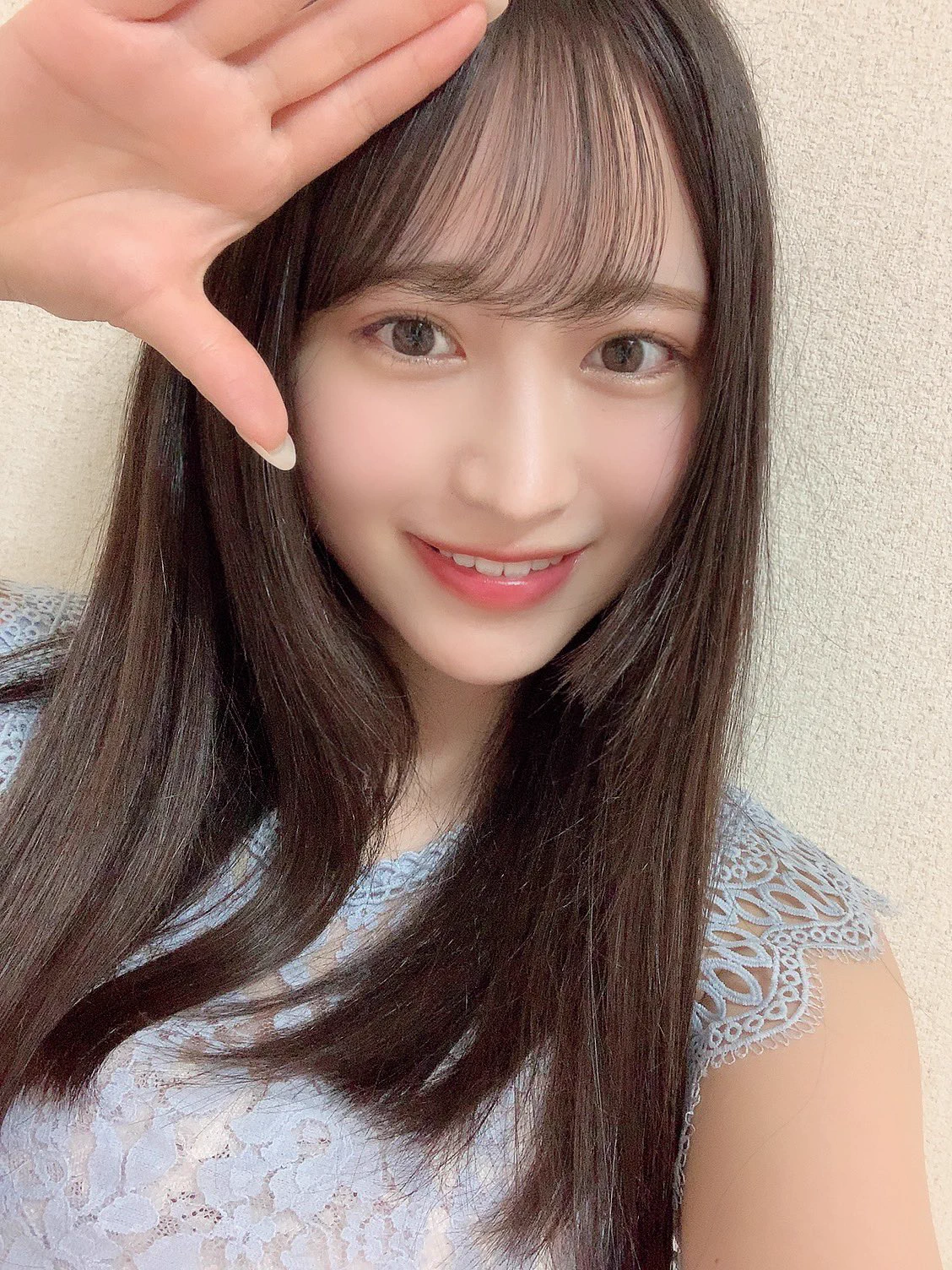 少し遠くまでお散歩したらめっちゃ汗かいた💓🩰疲れて眠くてうとうとしてる( ˘꒳​˘) https://t.co/v12MMxfjrM