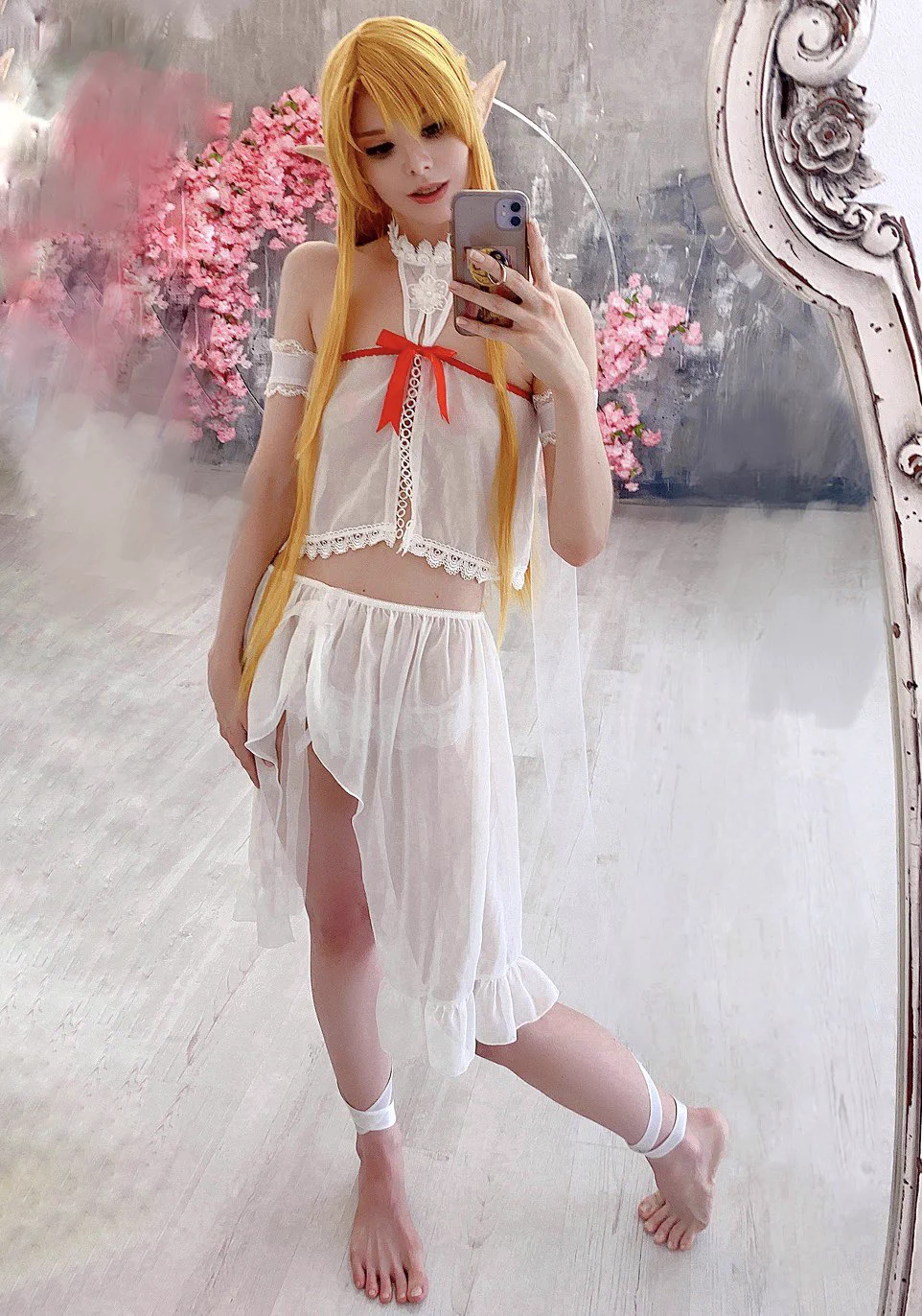 Underboob appreciation post! 😂 Seriously, it can become way too sexier with just this! I’m glad that we decided to tie up those “curtains” (￣∀￣) Aren’t you glad too? 👀✨#sao_anime #SAO #結城明日奈 https://t.co/1I8rA9TPaq