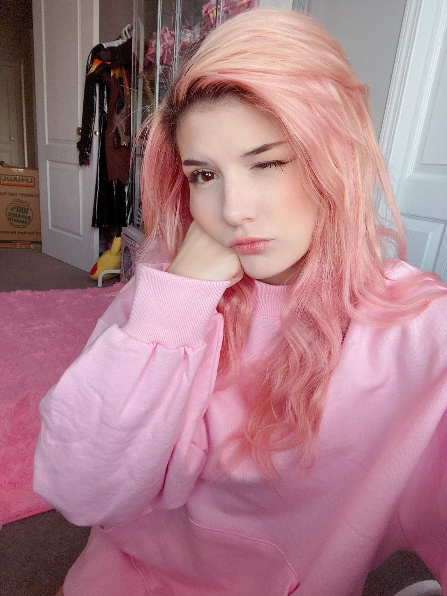 I’m live on twitch for anyone who wants to join and watch me cry like bebe 💕https://t.co/Ng4J4lNg20 https://t.co/EQr2W9vDbb