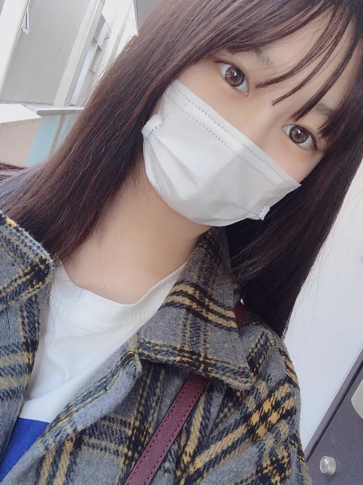 起きて10分でお買い物今日のお昼は何を作ったでしょう❤️なんかさすっぴんでいる事多いわりに眉毛なくて悲しい爆笑💔😭 https://t.co/euq1Y2PVMt