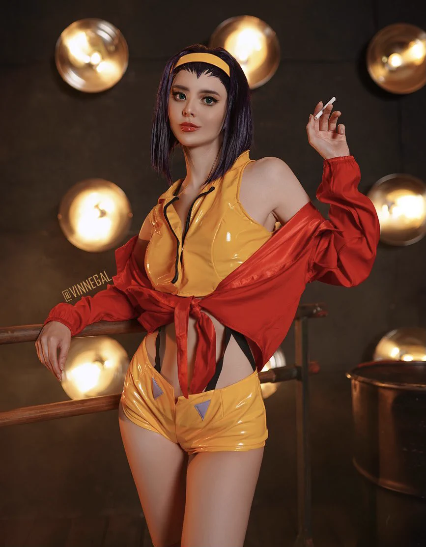 Faye Valentine is here to steal your heart 💜 (and maybe something extra too 💸)

Do you want to be her partner in crime, space cowboy? 😉

#cowboybepop #fayevalentine https://t.co/qbAF1NwHCO