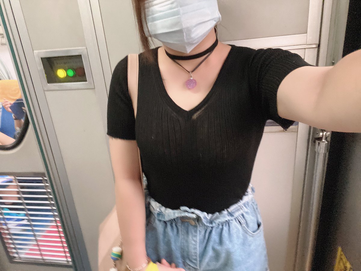 ✨
那些在生活裡
看似沒有用甚至有些無聊的對話
再每次跌倒都能救命
也能把妳從溺水的狀態打撈起來

#你我之間退一步 https://t.co/lj78rN8fiS