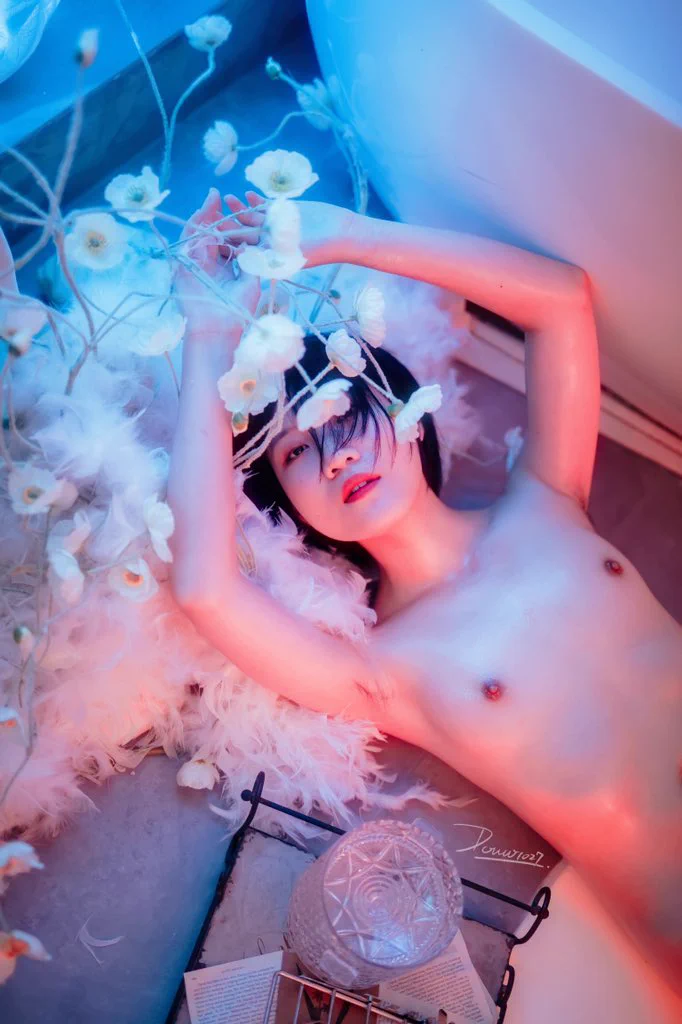 她也很温柔👸：@TaizaiZiying 很有人说这套片子修过了，可我只是修了一些瑕疵和调色，这本来就是她，只是你们不知道罢了 https://t.co/PofXOc9SYC