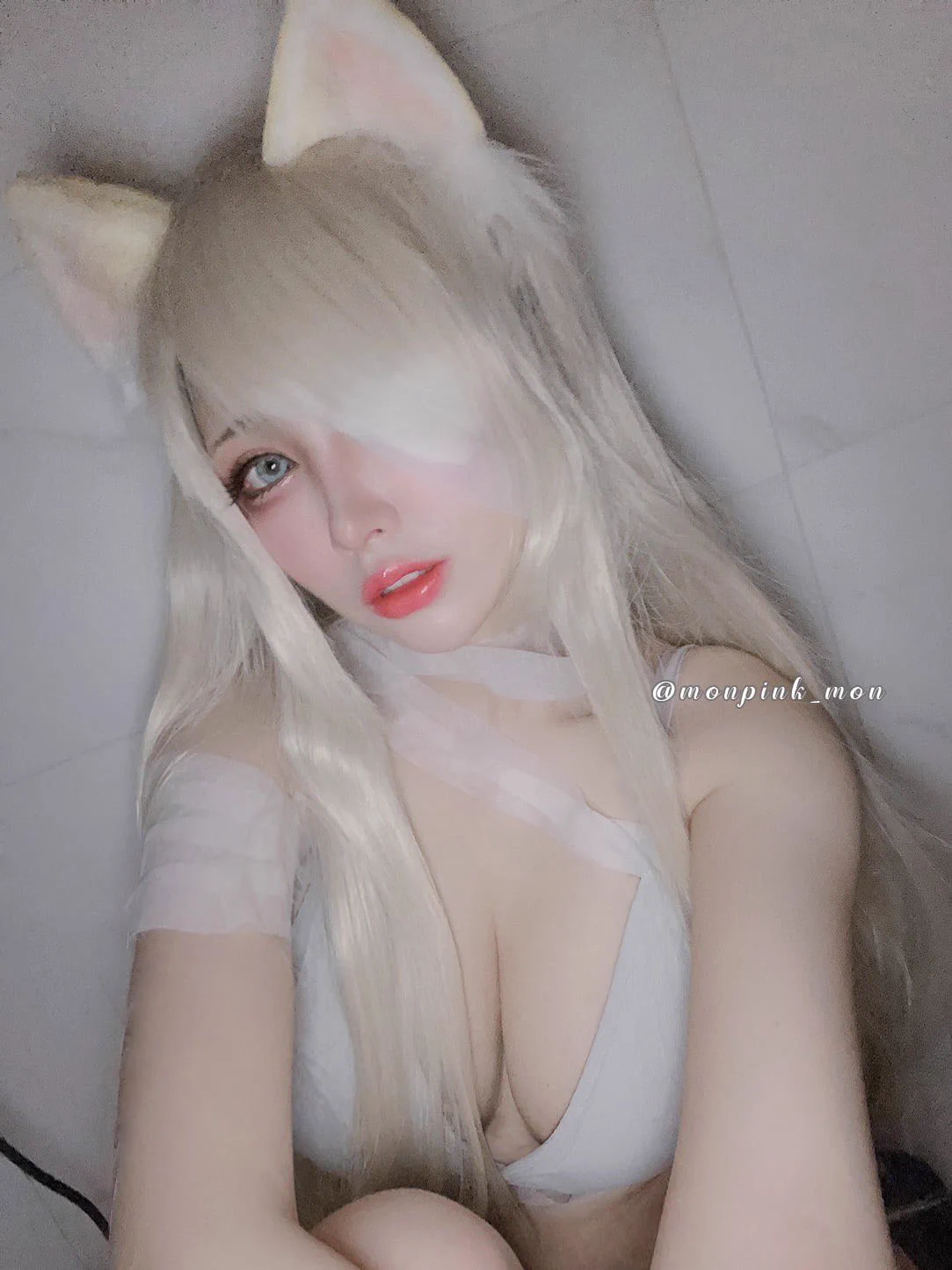 White wolf🐺 Happy Halloween! 🤍 https://t.co/86wqopX1AU