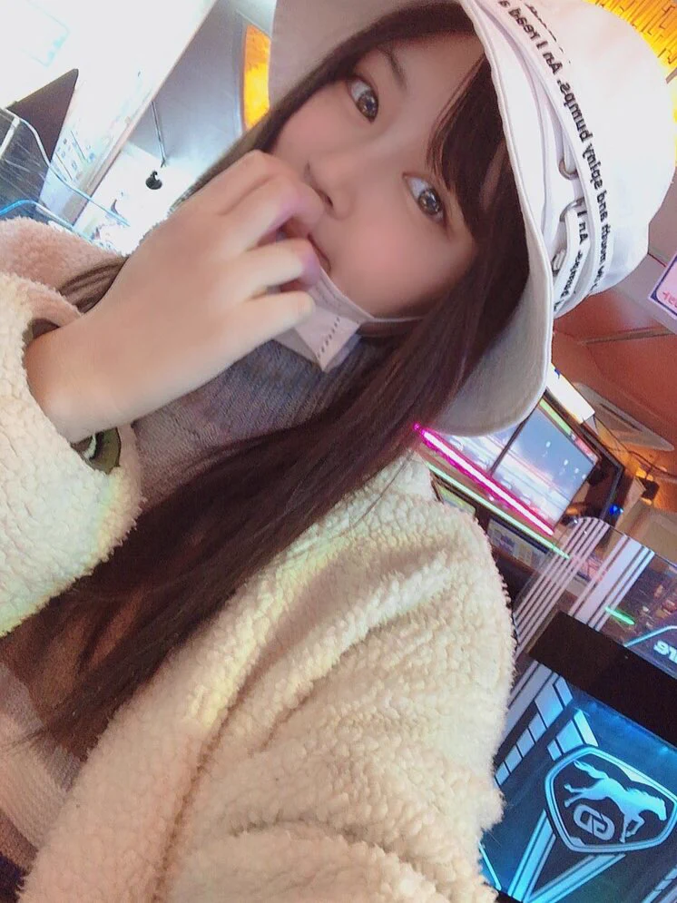 髪ボサボサですっぴんでひっそり楽しんでます😆❤️完全オフモード🐌🐌 https://t.co/l9HT5wqF1H