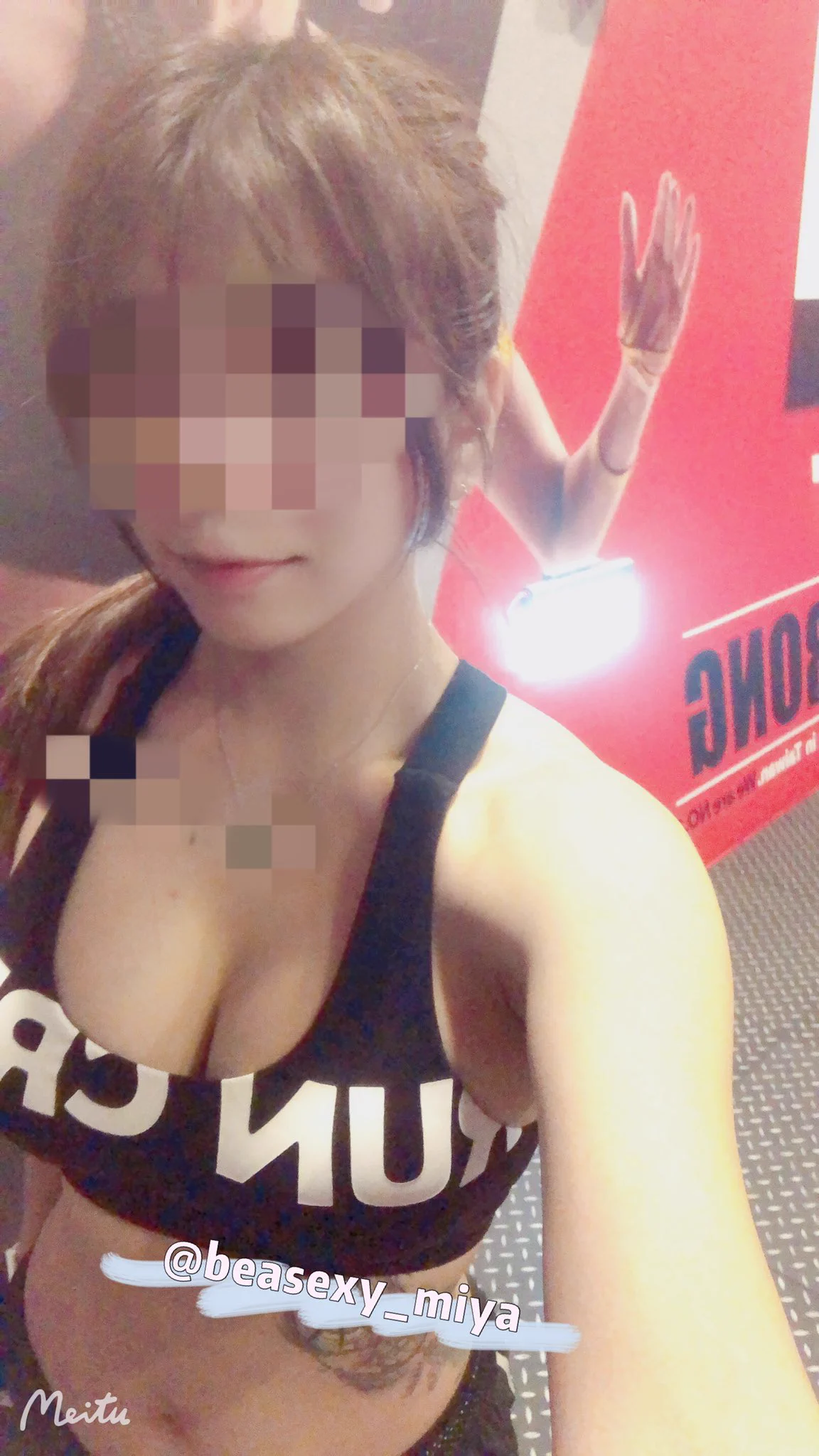 馬甲線都快變成鮪魚肚了（我有馬甲線嗎？）不能在消極下去😂被腦公拉來運動今天上課 好操呀～老公還說我不夠認真那～～那～～我床上認真好了😝健身房洗澡篇▶️https://t.co/MLpFnDCqbx我知道你們不會嫌棄我的對吧🥺 https://t.co/vyXuHK6NDq
