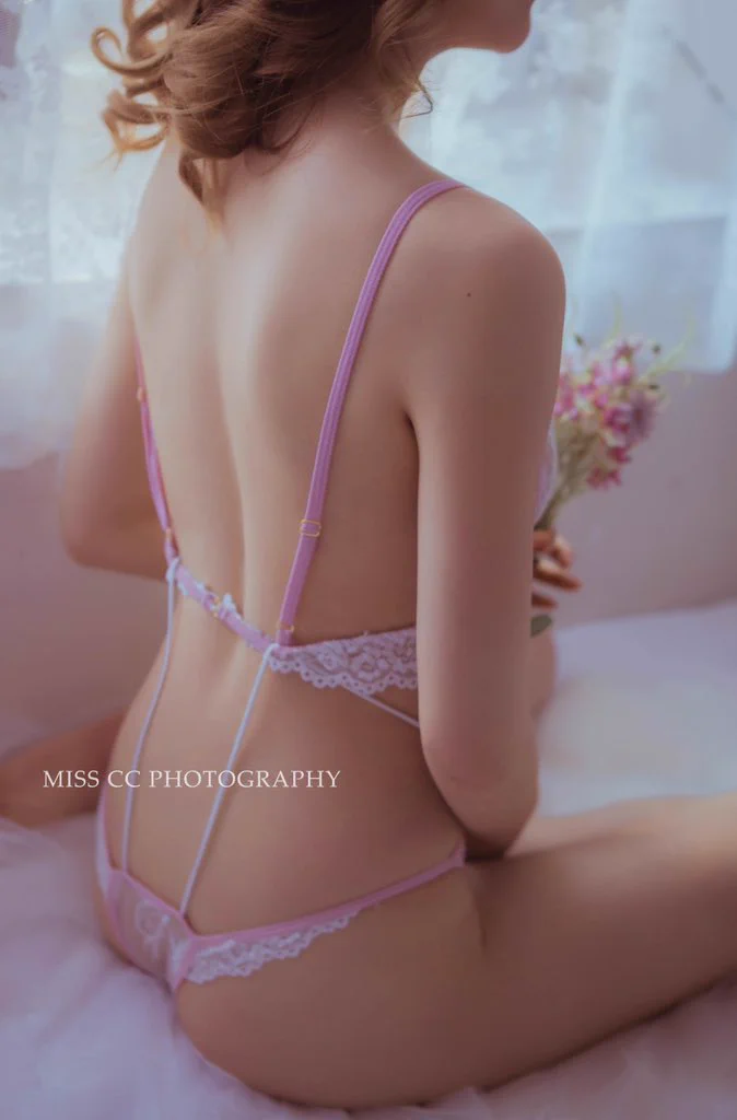 我遇见你 内心滚烫 如同晴光摄影/@misscc520 #私房 #私房摄影 #私房约拍 #成都约拍 https://t.co/xhAFVRuwbf