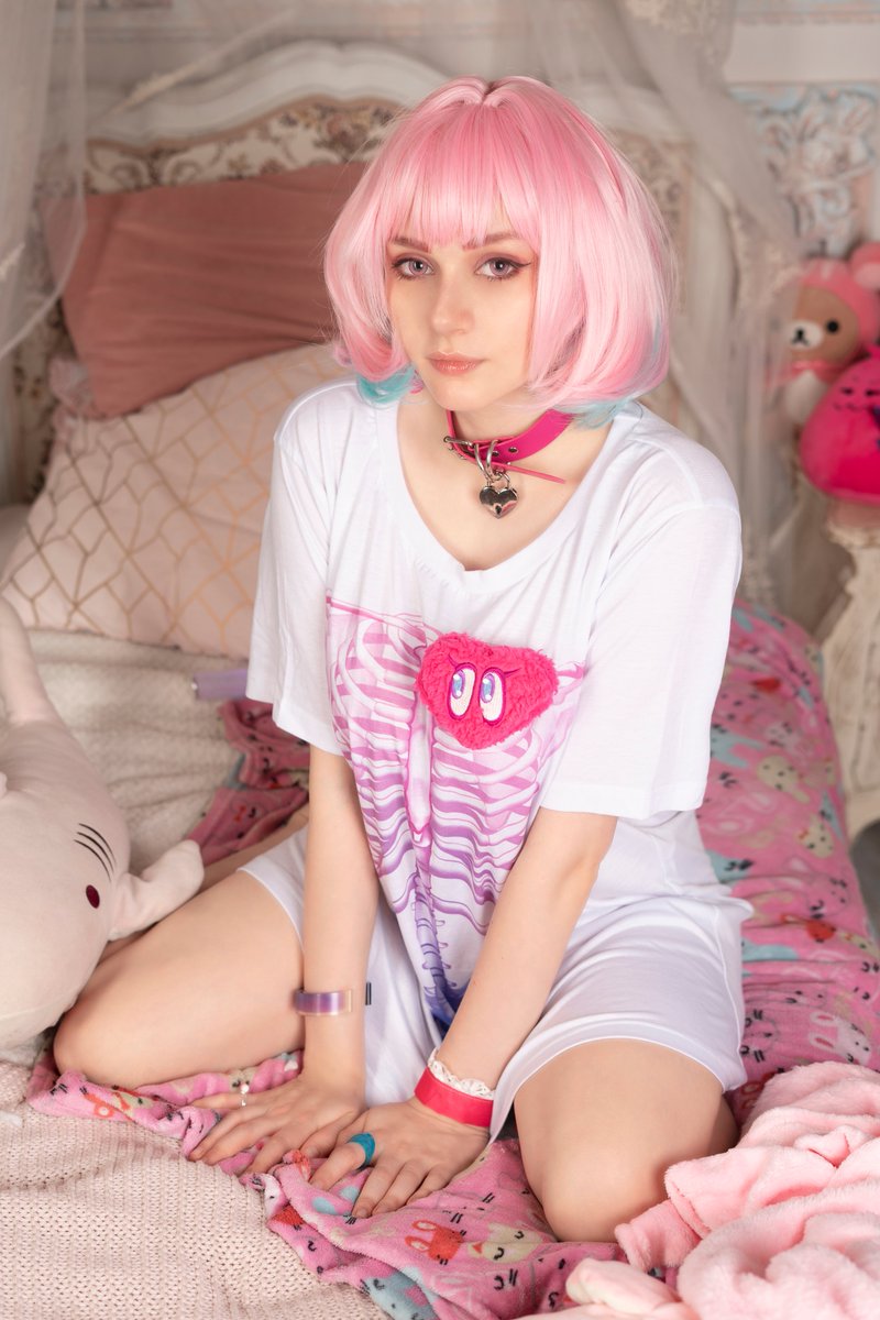 Hello~o~o!! 😊 A friendly reminder that I have a shoptly - a site where I sell my past photo sets that were on Pаtre0n.
 
🪐Thanks to your purchases of my past photosets, you are helping me in future cosplay plans~ https://t.co/sxbJspSx27