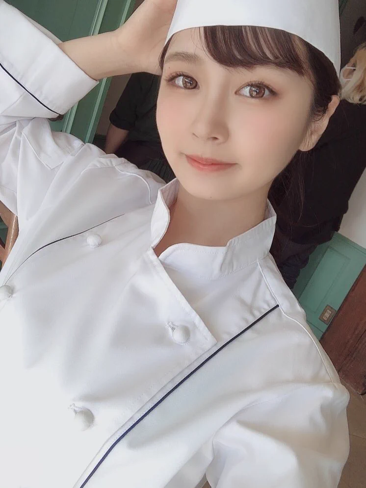 今日発売の週刊ポストさんに4ページも！！掲載させていただいています✨🤍川北メイサ「全裸フルコース」元一流フレンチレストランの料理人がまさかのヌード！見てもらえたら嬉しいです！💕✨　オムレツ久しぶりすぎてめっちゃ失敗した（笑）🥲😆けど美味しかった！#週刊ポスト #グラビア https://t.co/KjjRZ8F4nP