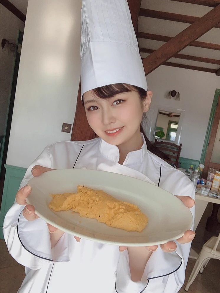 今日発売の週刊ポストさんに4ページも！！掲載させていただいています✨🤍川北メイサ「全裸フルコース」元一流フレンチレストランの料理人がまさかのヌード！見てもらえたら嬉しいです！💕✨　オムレツ久しぶりすぎてめっちゃ失敗した（笑）🥲😆けど美味しかった！#週刊ポスト #グラビア https://t.co/KjjRZ8F4nP