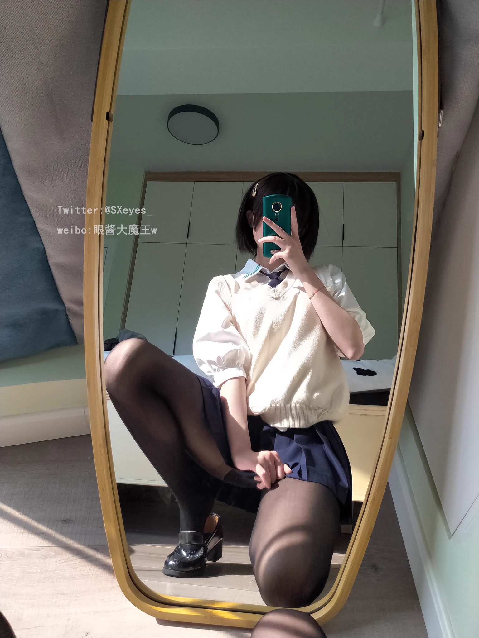 🤳自撮り黒タイツ https://t.co/5KcOBWi9Ay