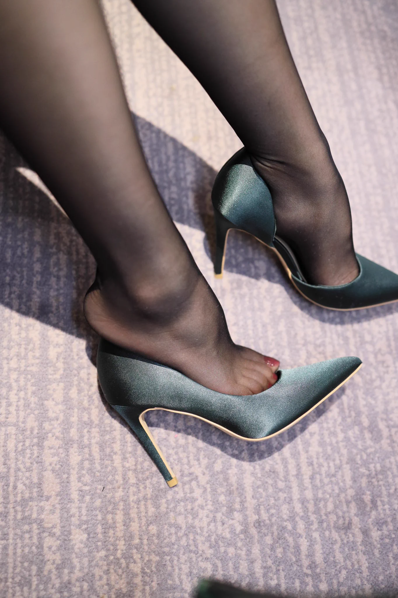 由我的徒弟winki自拍拍摄的视觉展现@0zitong_0 家的「缠」魅影黑～ https://t.co/PTszr86yYc