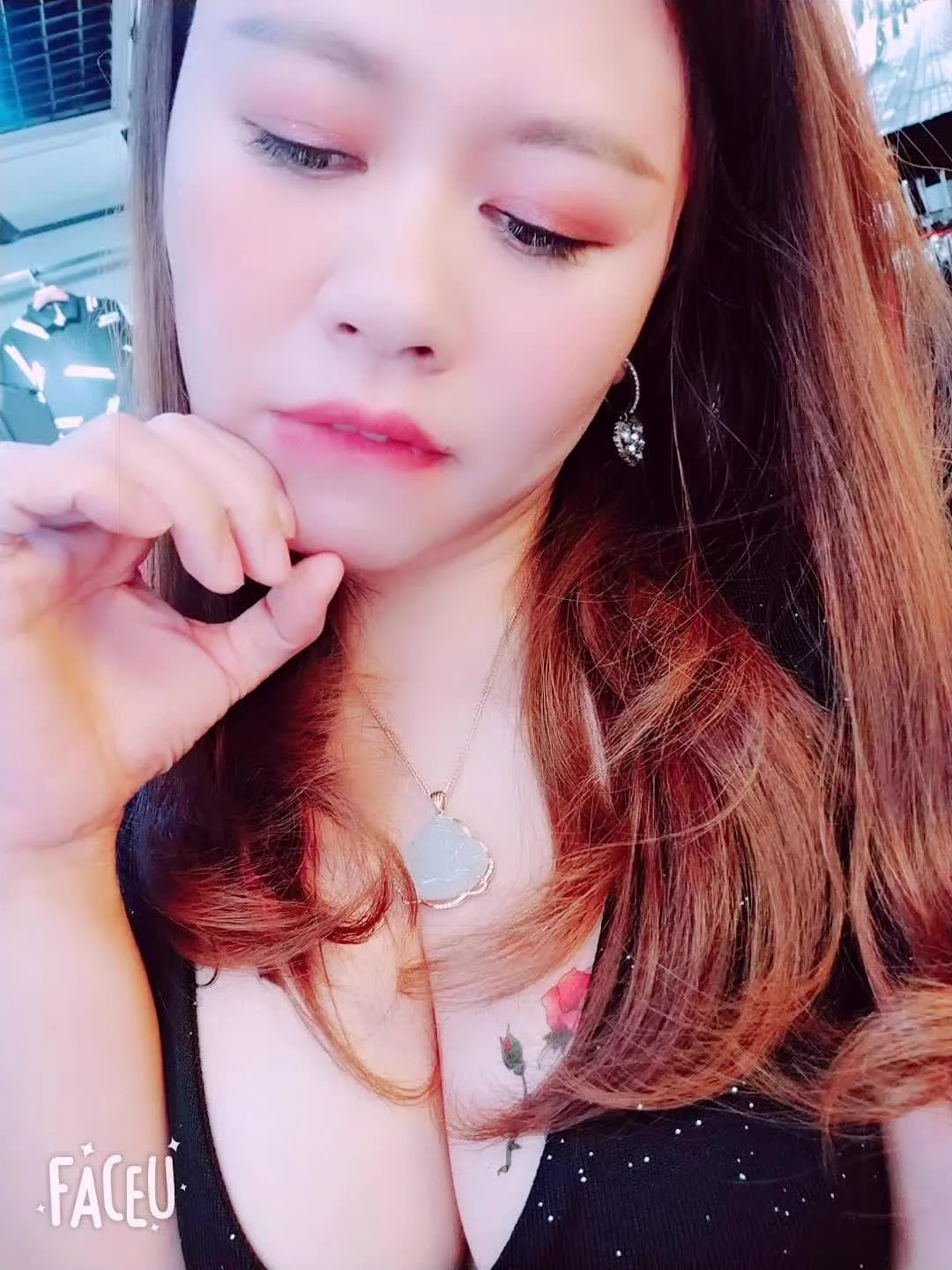 喜欢我的小哥哥们记得点个关注，帮忙转发哦。性不性感？妩不妩媚？ https://t.co/583hQwlFzi