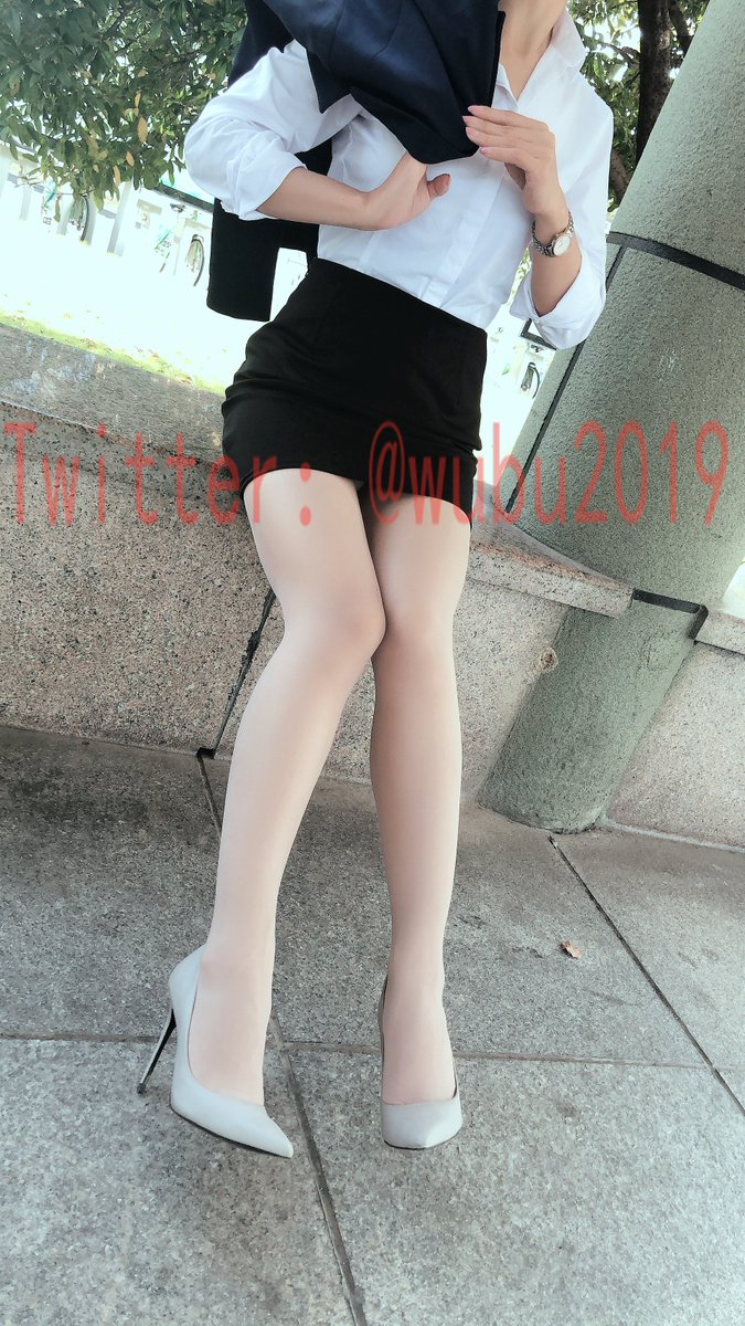 嫂子像不像售楼的！ https://t.co/laQcVb5qnK