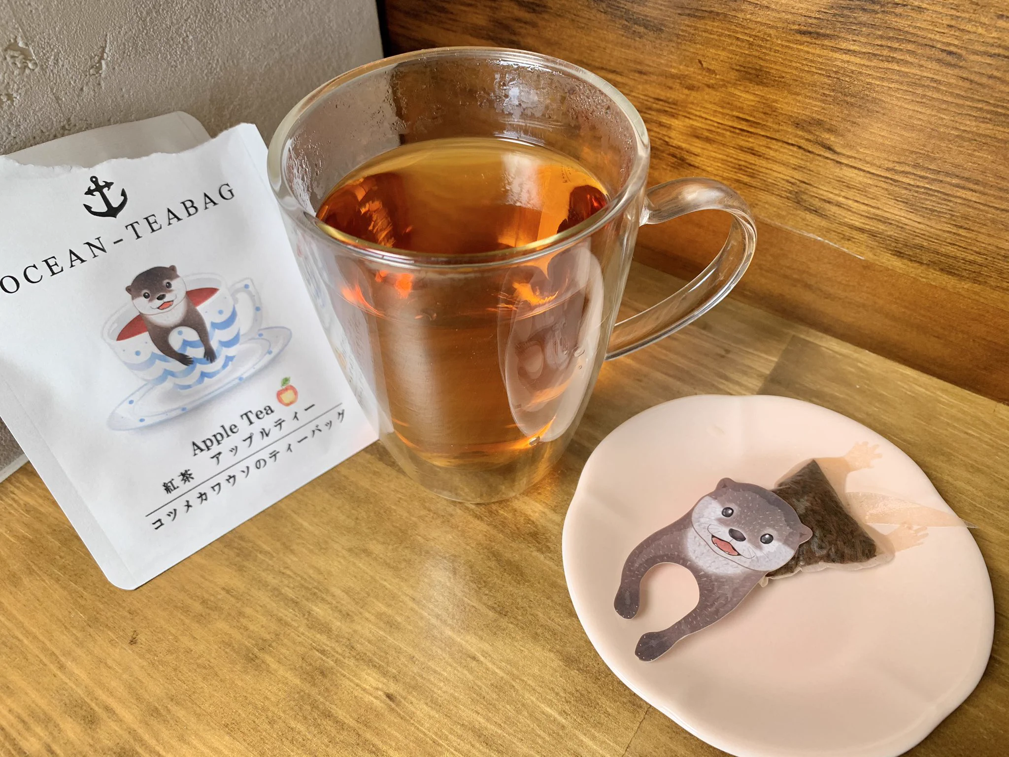 あっ…落ちた
と思ったらやっぱり汚れのない瞳でこちらを見つめていた🤦‍♀️❣️

お湯加減はいかがでしたか♨️ https://t.co/8LL5xRBV1T