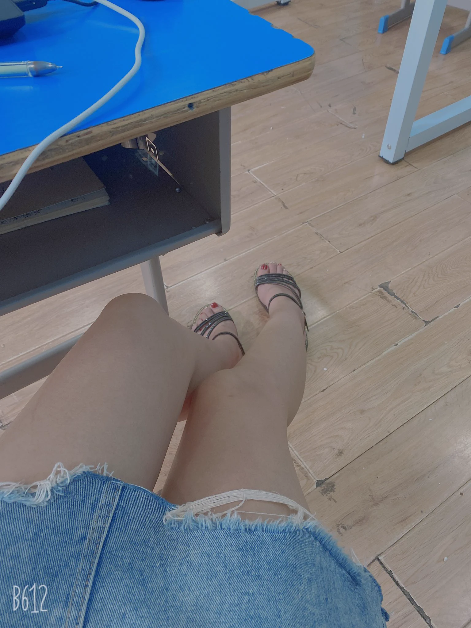 #绿帽 #绿奴 #母狗 #淫妻 #足控 #美腿 还是天热了有看头呀，我老婆的腿是真好看 https://t.co/3DVgZPtcuc