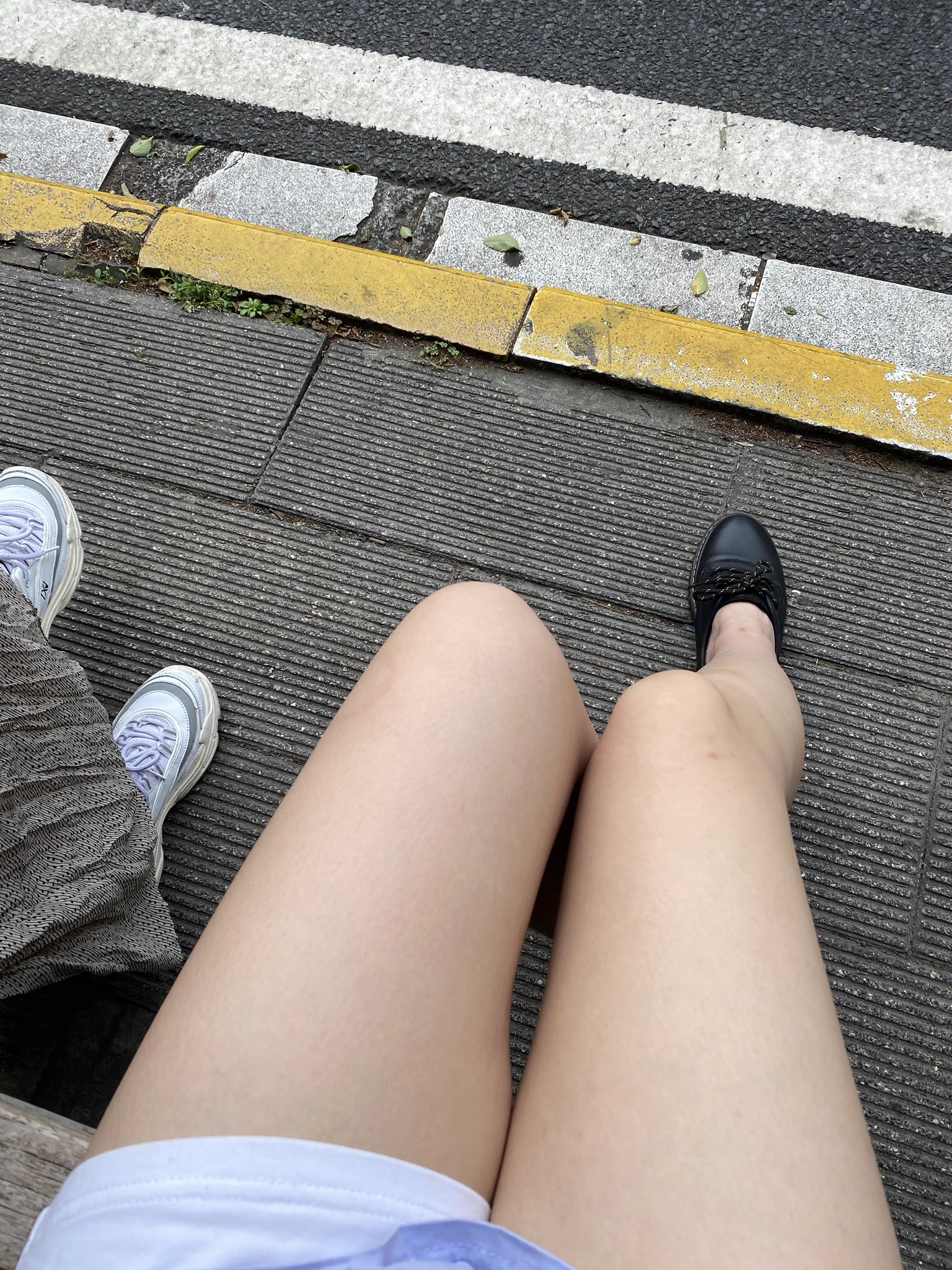 #绿帽 #绿奴 #母狗 #淫妻 #足控 #美腿 还是天热了有看头呀，我老婆的腿是真好看 https://t.co/3DVgZPtcuc