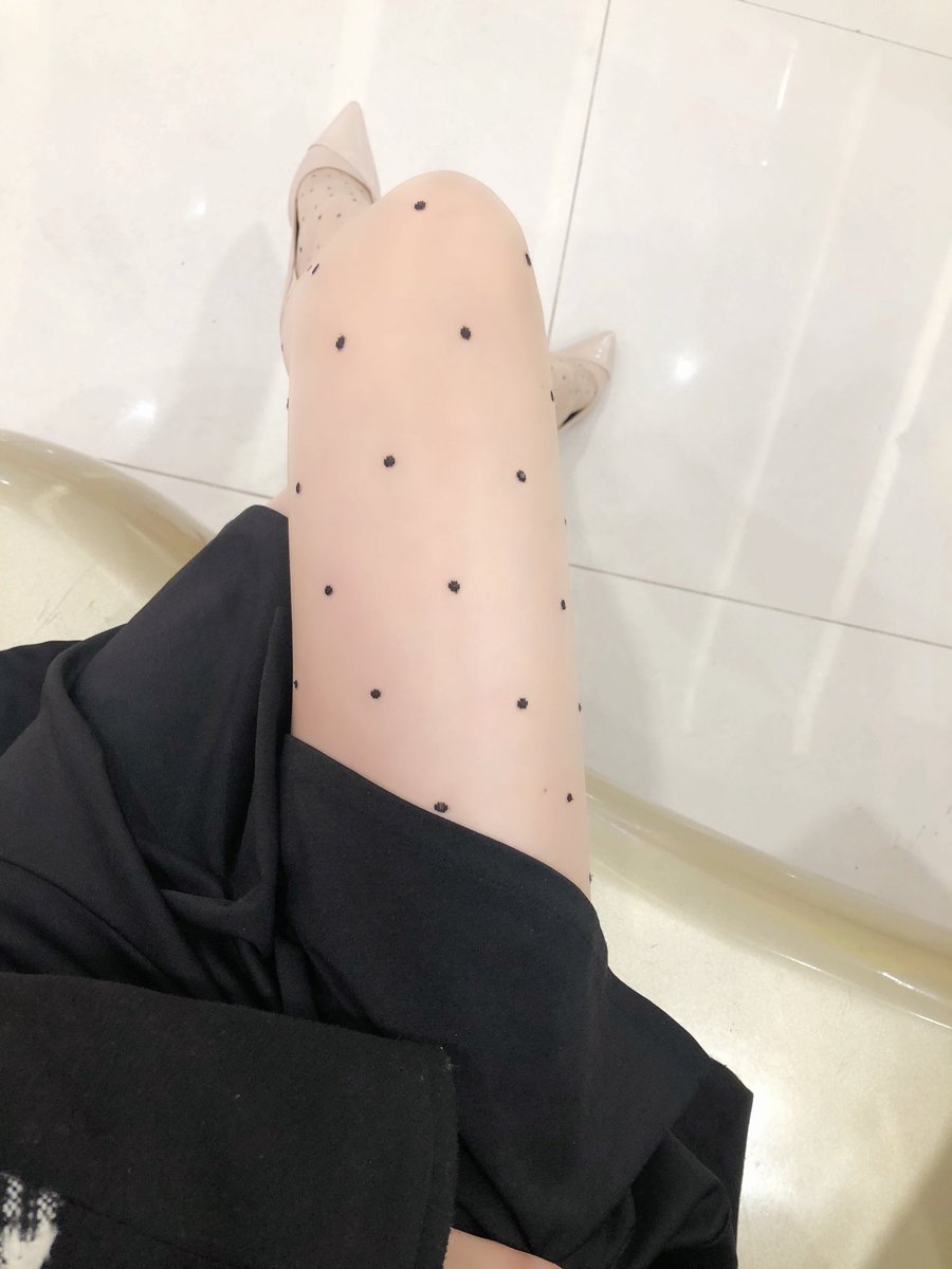 @susugar2020 今天是肤色波点，比白色更适合日常出街！走在路上回头率很高！ https://t.co/zqeXom4LXL