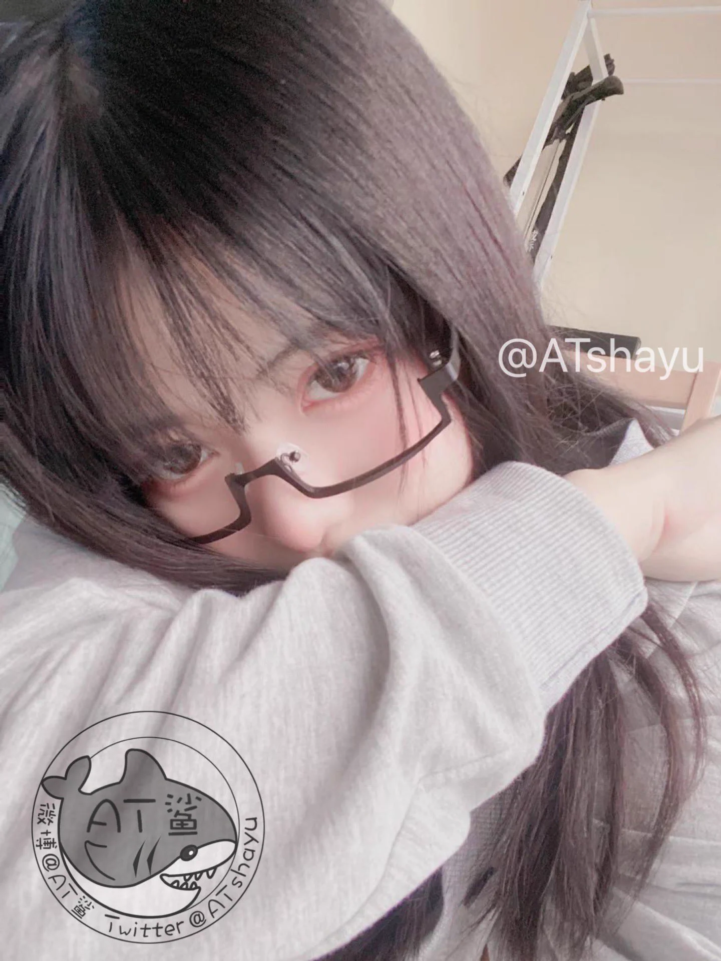 我才发现，我和我家猫猫的合照很少！ https://t.co/GBaragR3RH