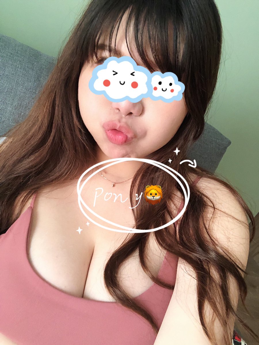 明明才四月怎麼那麼熱啦～～
沒出門都不想穿太多衣服了😝😝 https://t.co/UAn263qWWr