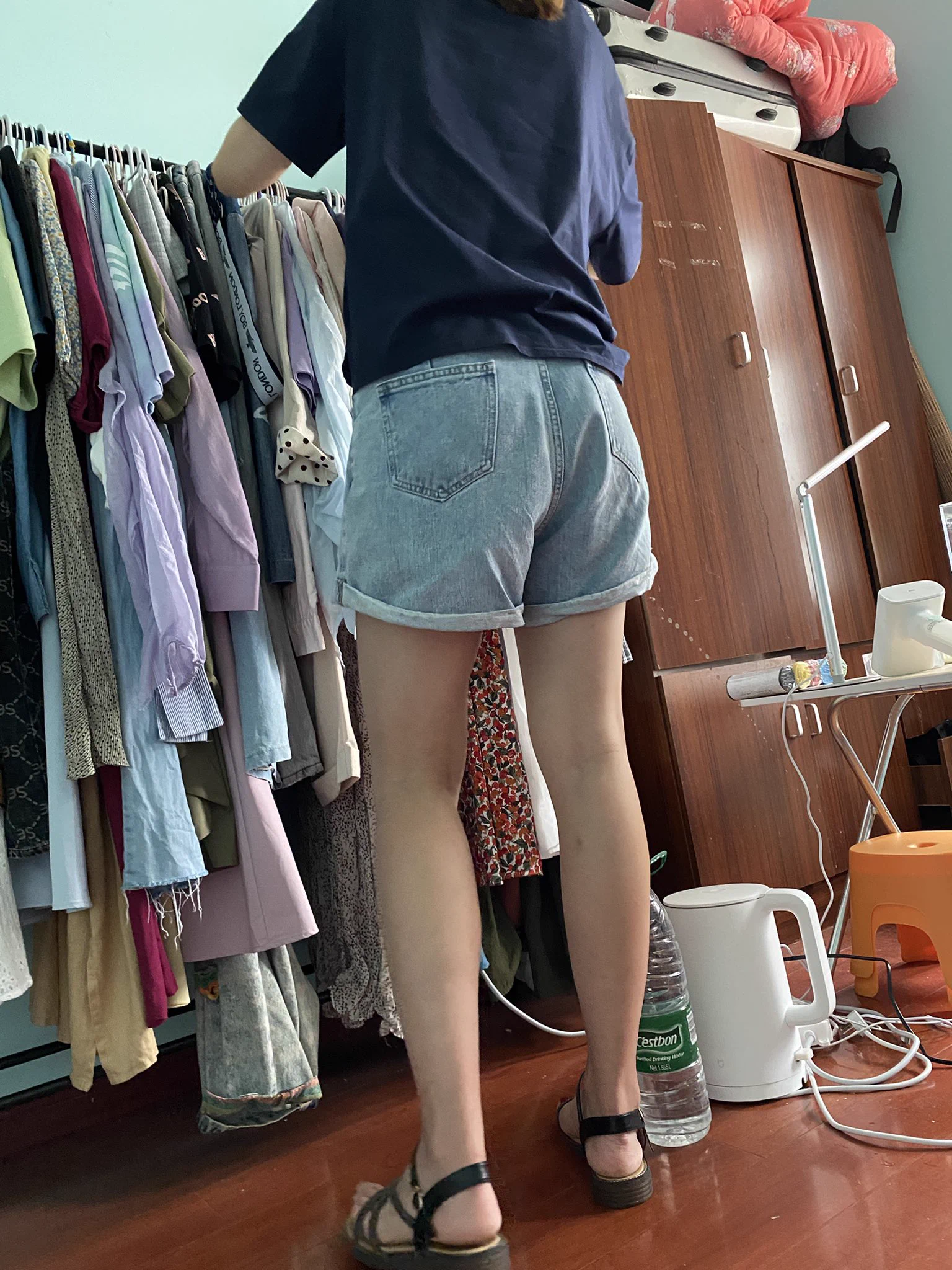 #绿帽 #绿奴 #母狗 #淫妻 #美腿 #足控 #分享女友 老婆打扫房间随拍 https://t.co/8mCaCZ3vRP