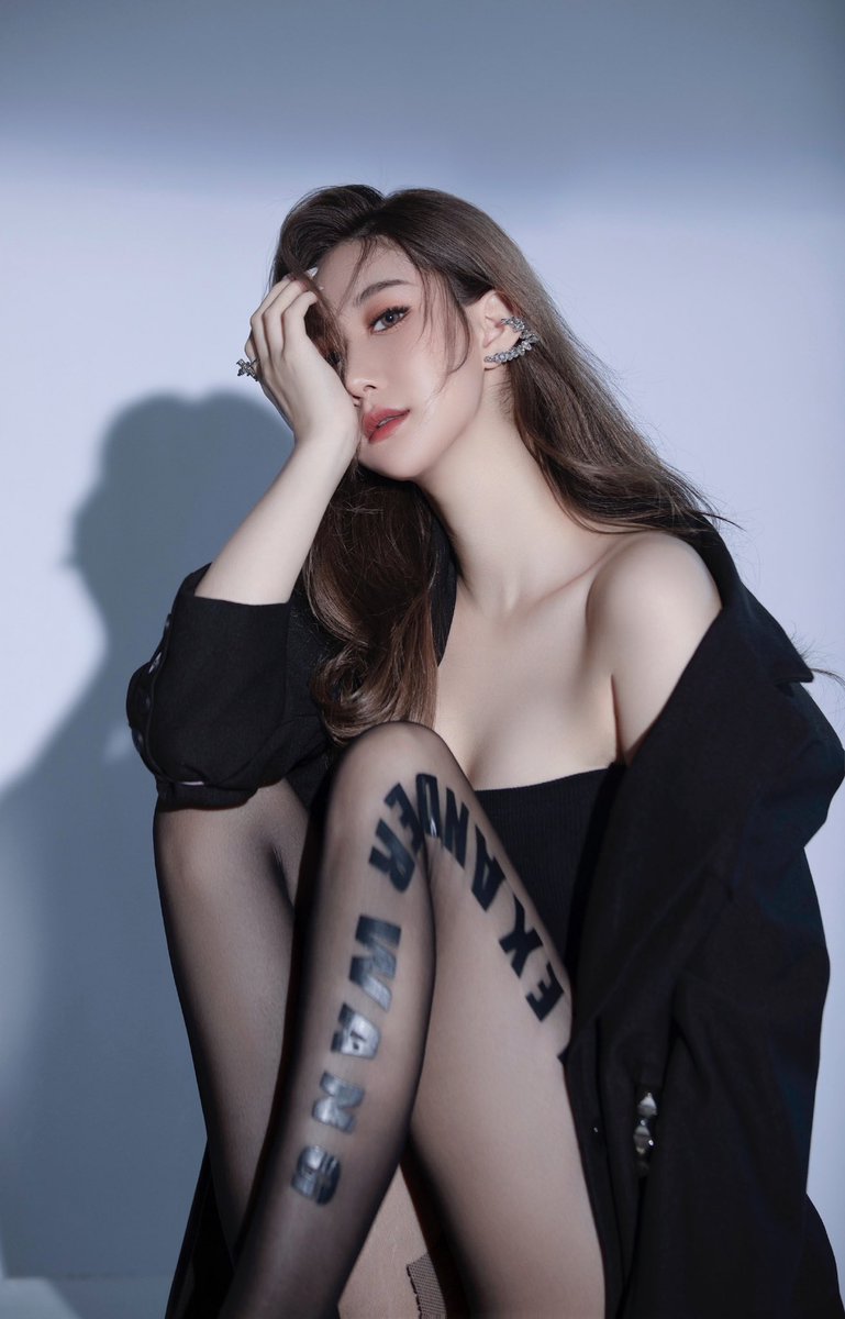 初来乍到 多多关照
@LittleDirtySec4 
@Fanjiahui2020 https://t.co/SaK7ignIz5