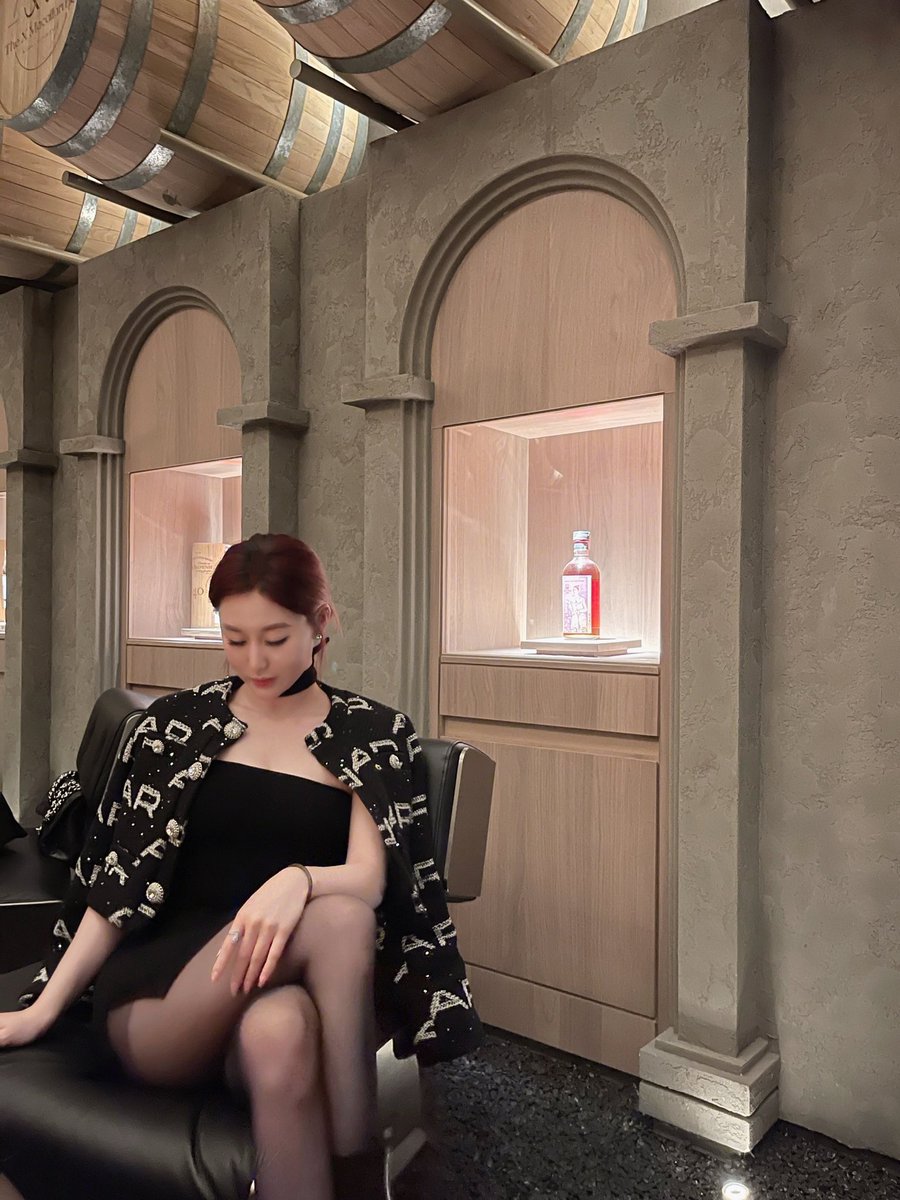 最近有些高产 想看更多的小伙伴快来吧
#丝袜 #黑丝 
@Fanjiahui2020 
@LittleDirtySec4 @SKphotoSK https://t.co/OiCYaMhxMX